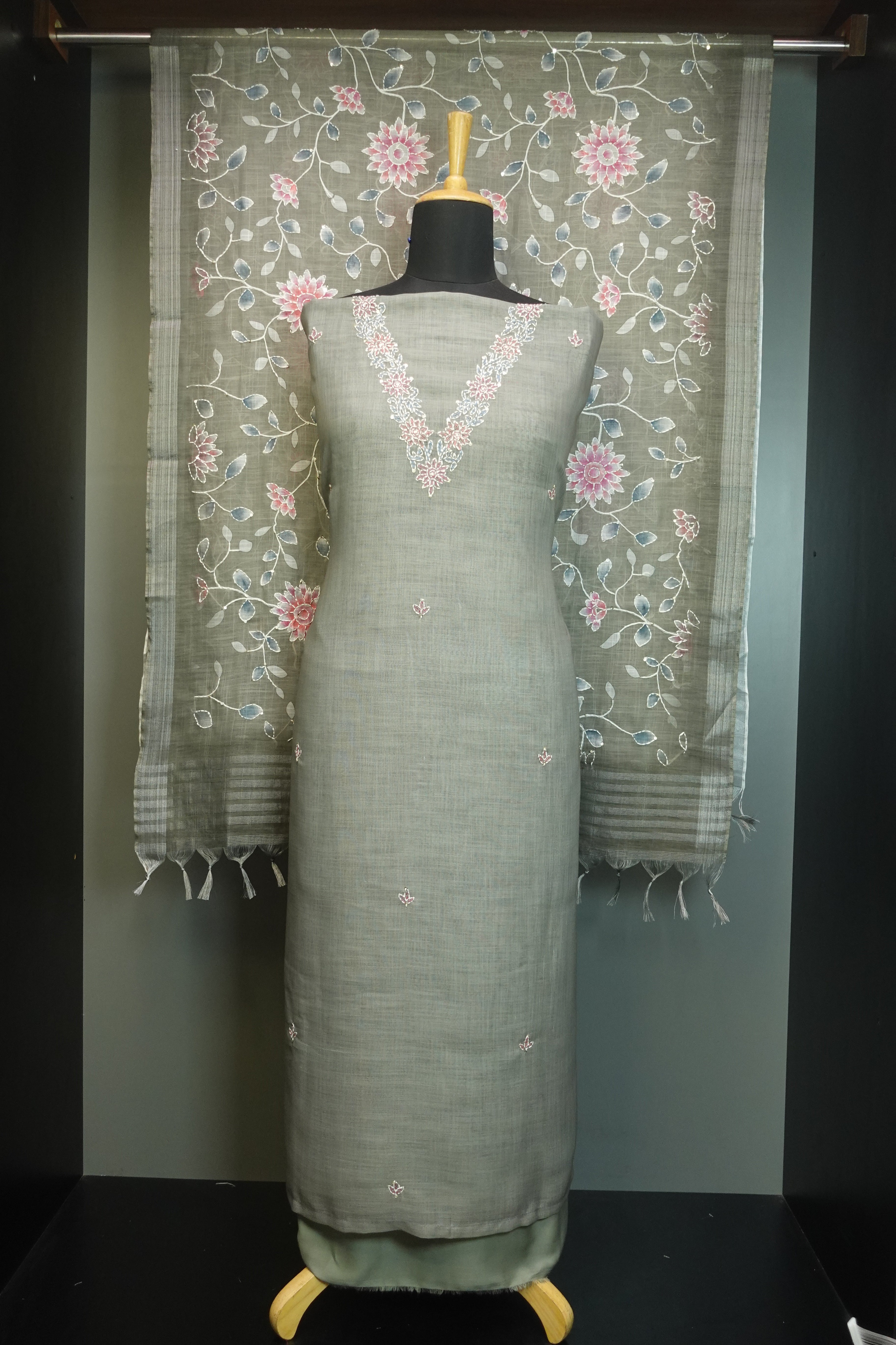 Hand Embroidery Yoke Design Linen Finish Salwar Set | KSD112