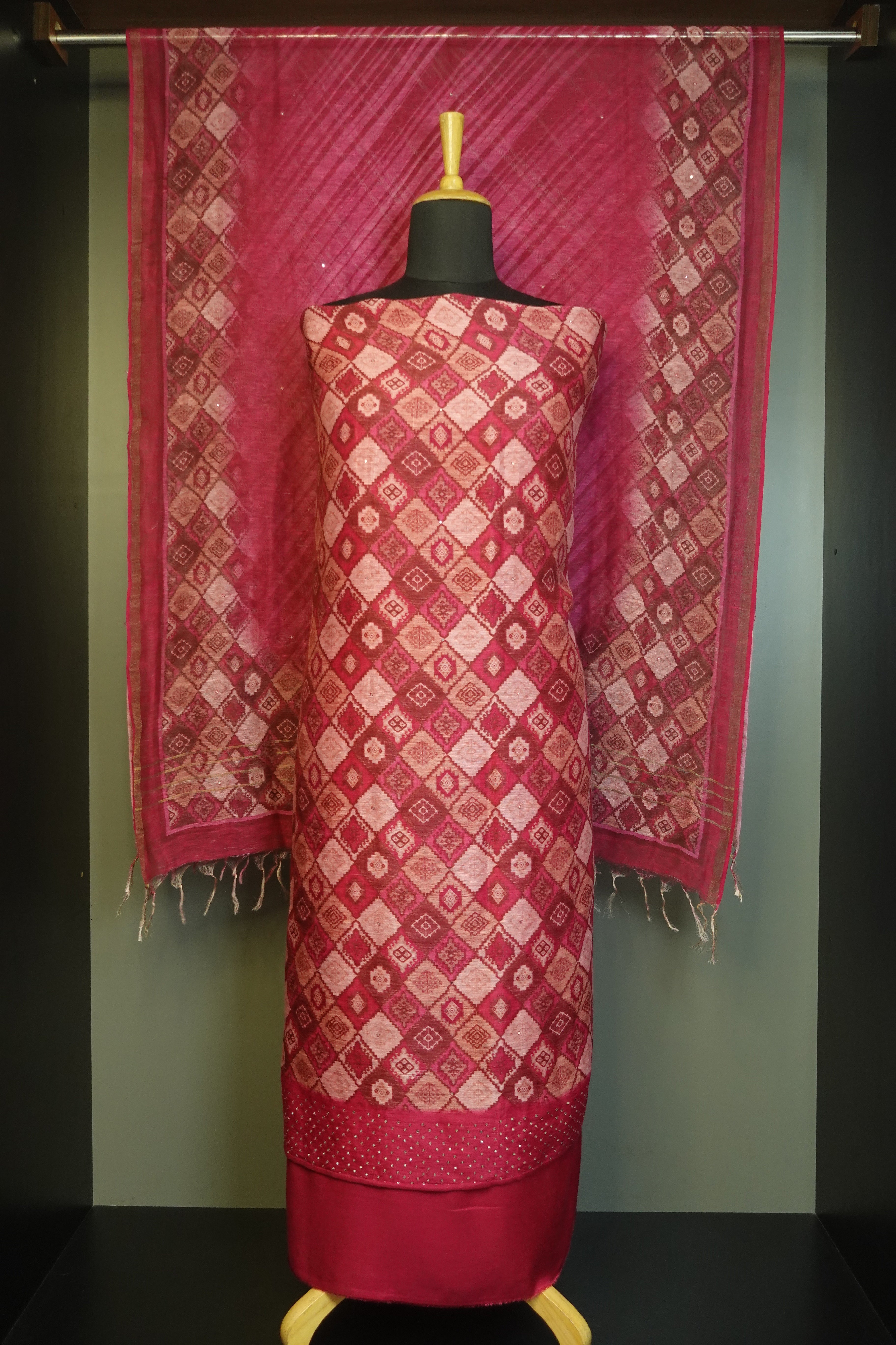 Floral Pattern Silk Linen Salwar Set | LV146
