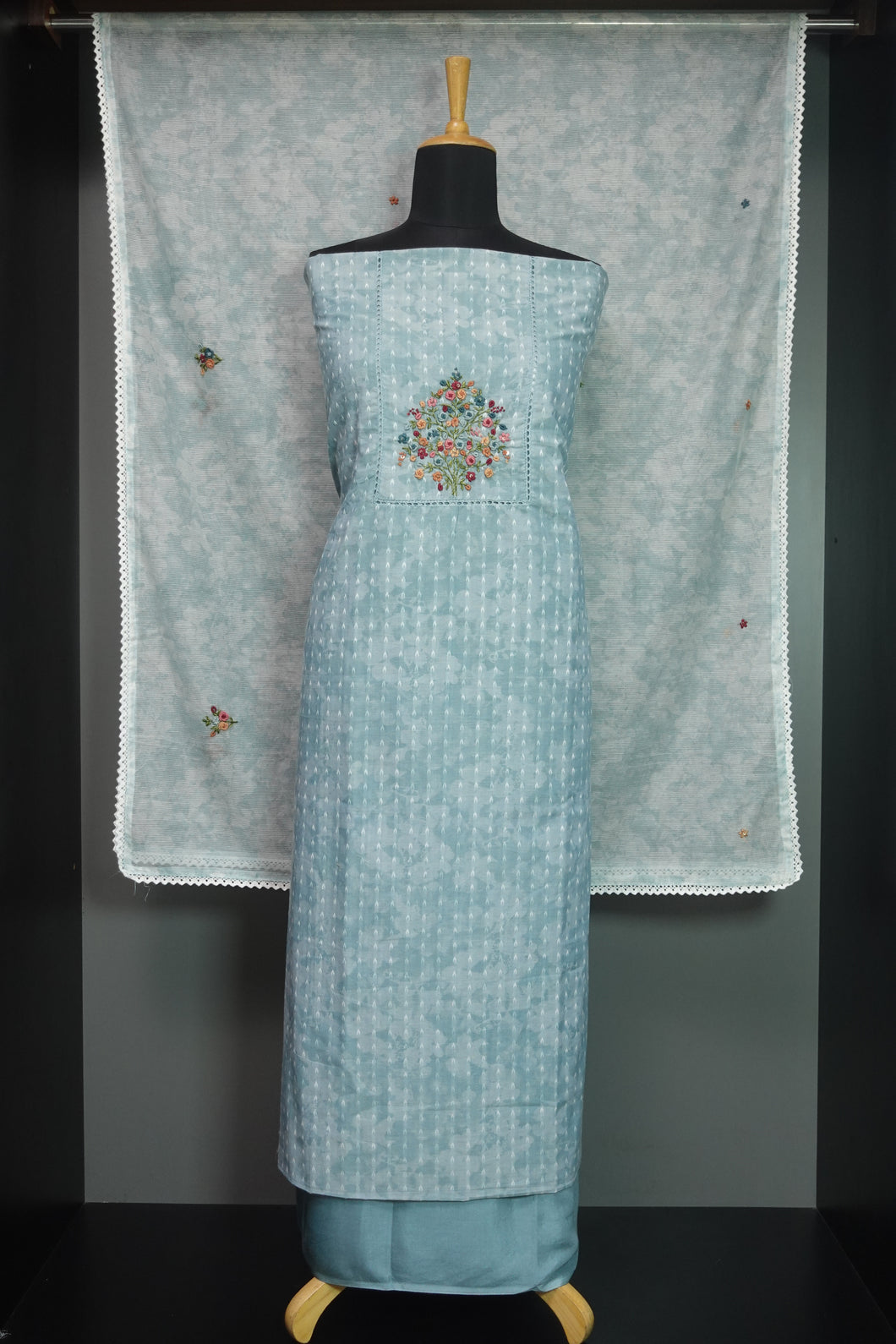 Hand Floral Embroidery Cotton Salwar Set | BLD314