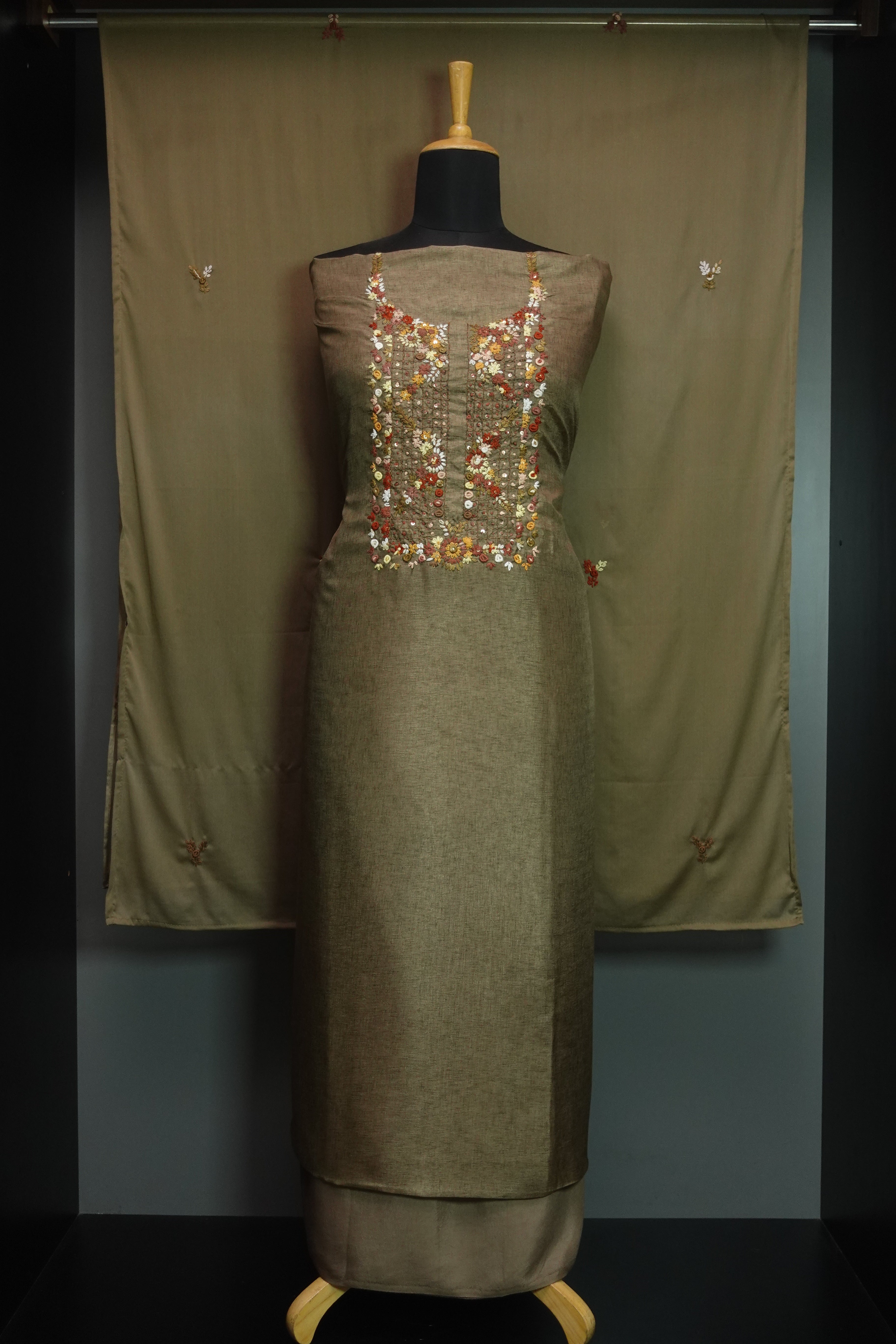 Hand Embroidery Semi Tussar Salwar Set | SBP249