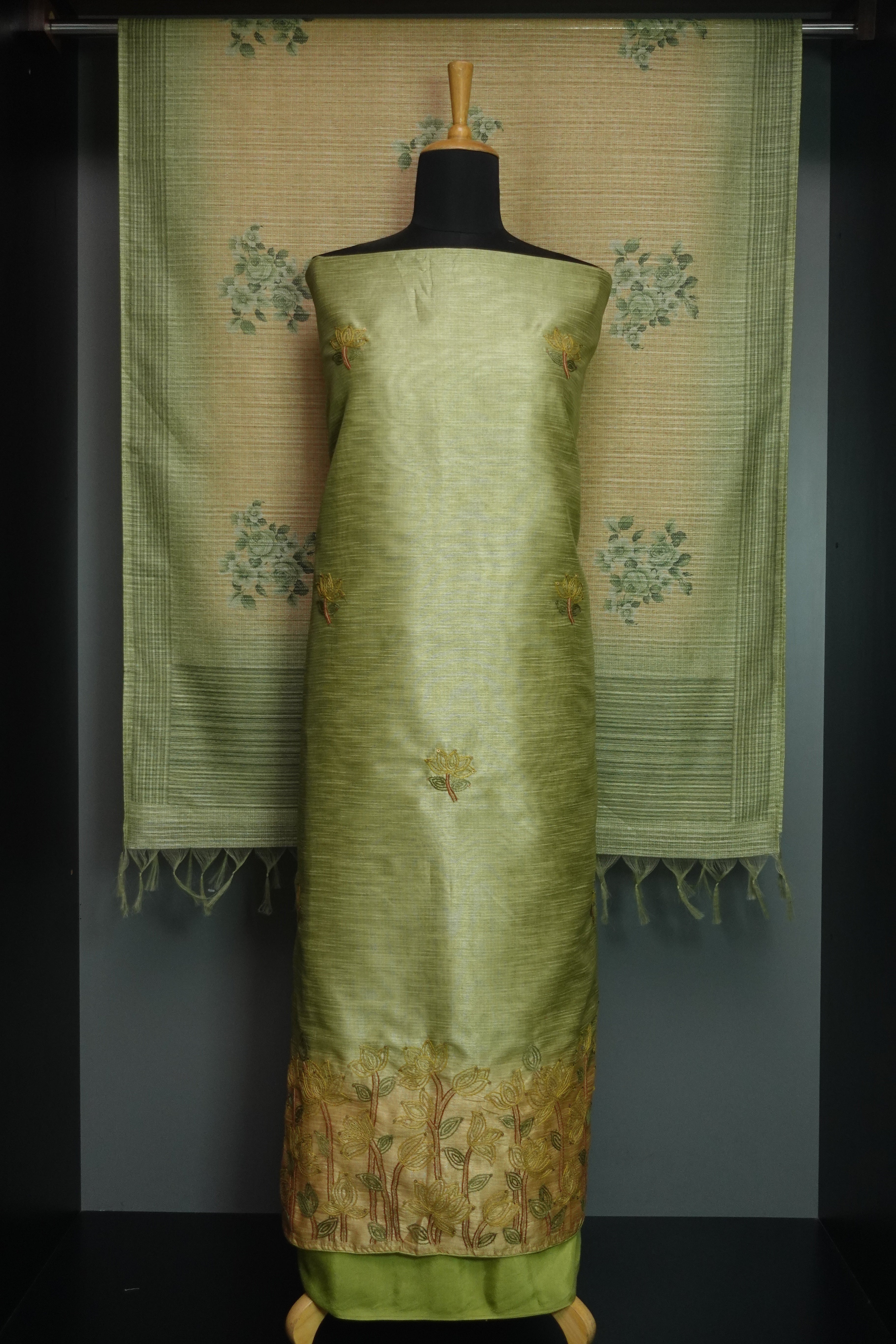 Hand Embroidery Pattern Tussar Finish Salwar Set | KSD156