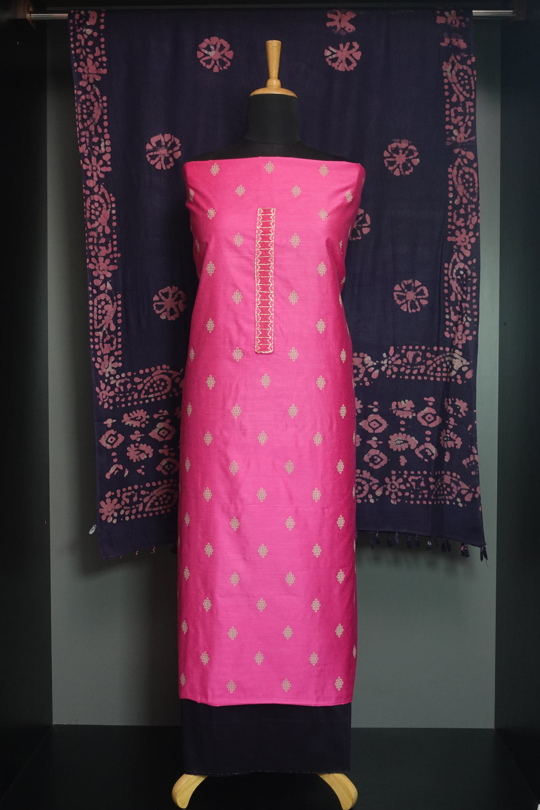 Block Printed Slub Silk Salwar Set | AHR275