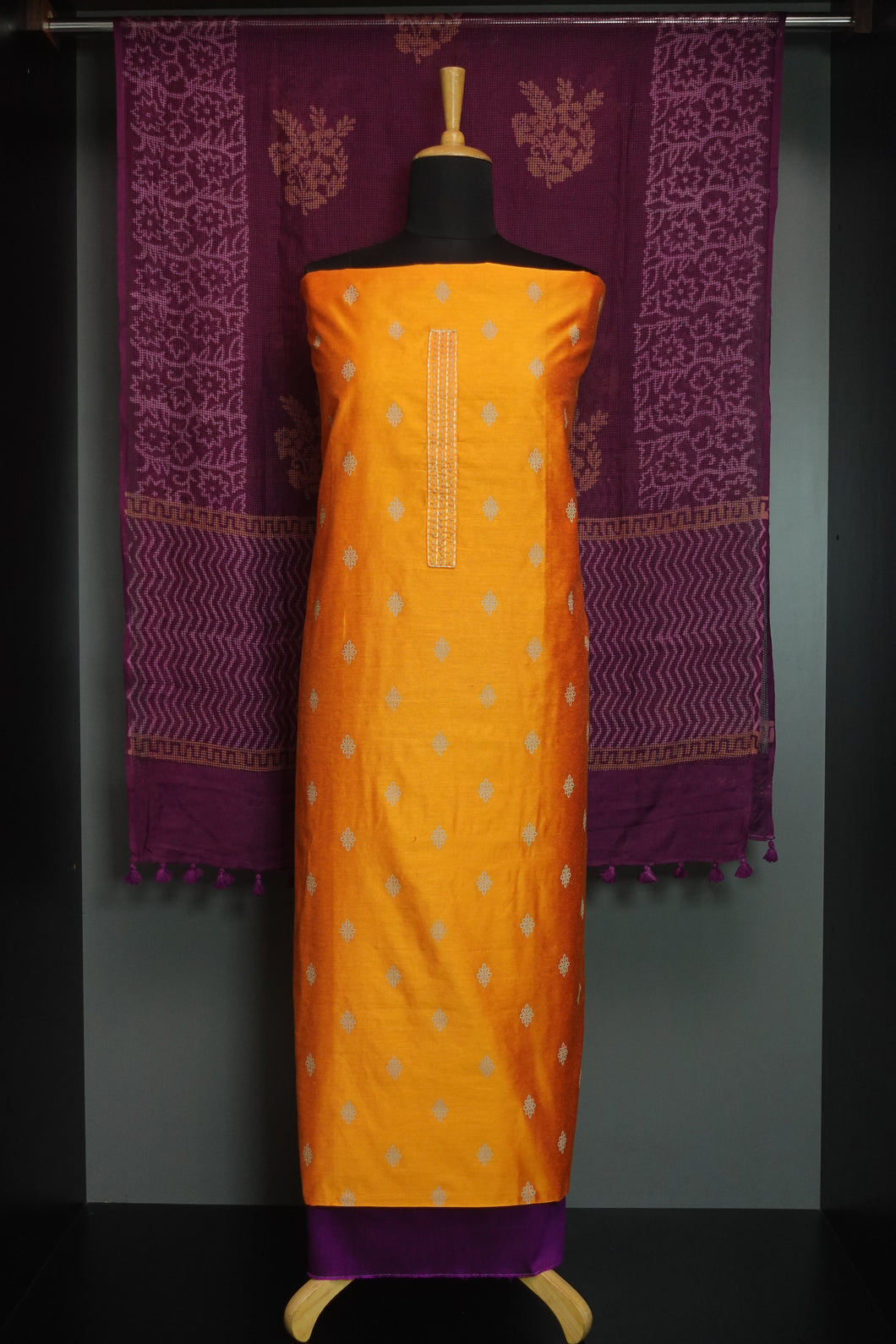 Block Printed Slub Silk Salwar Set | AHR270