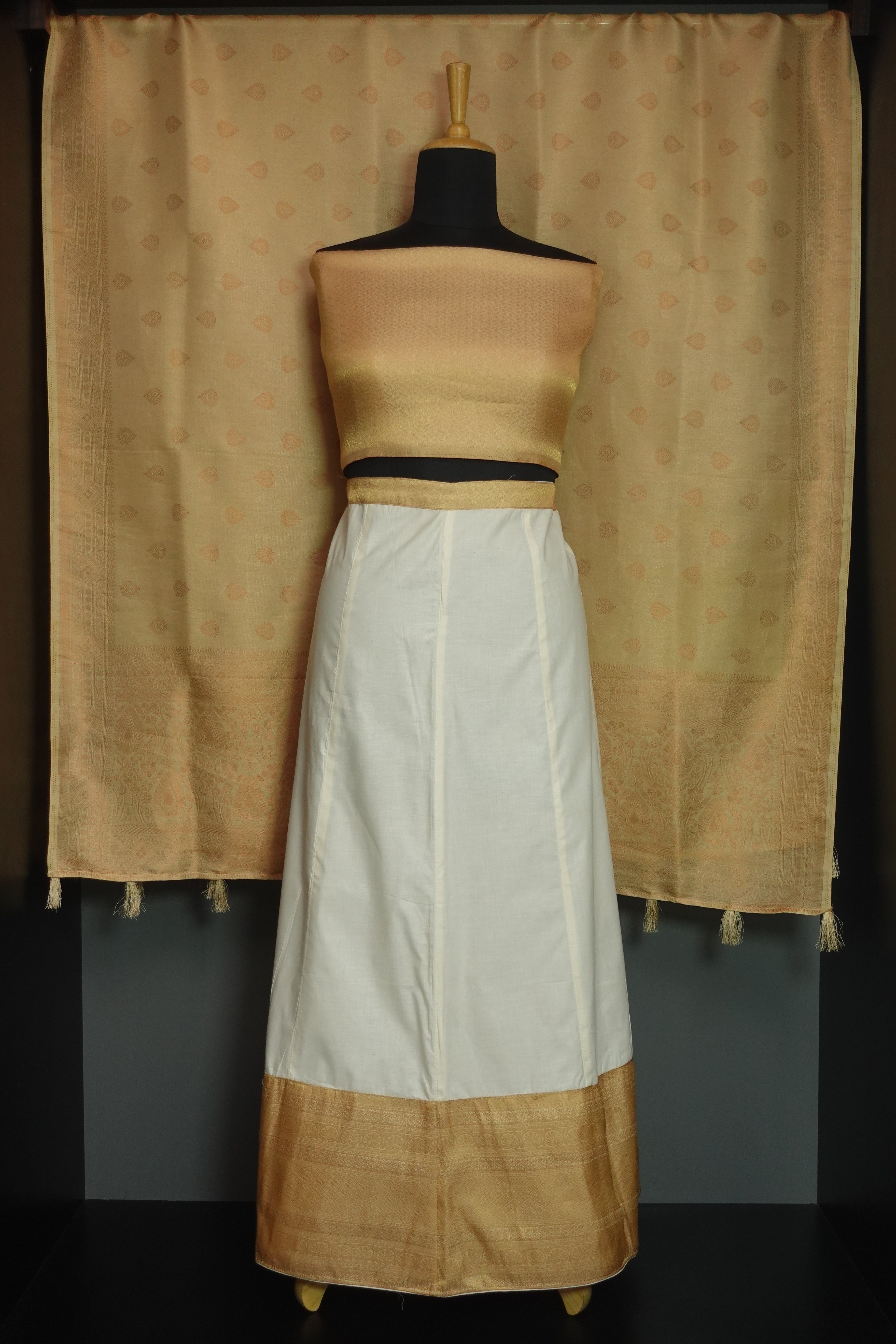 Brocade Patterned Semi Silk & Kerala Cotton Dhavani Set | SBP190