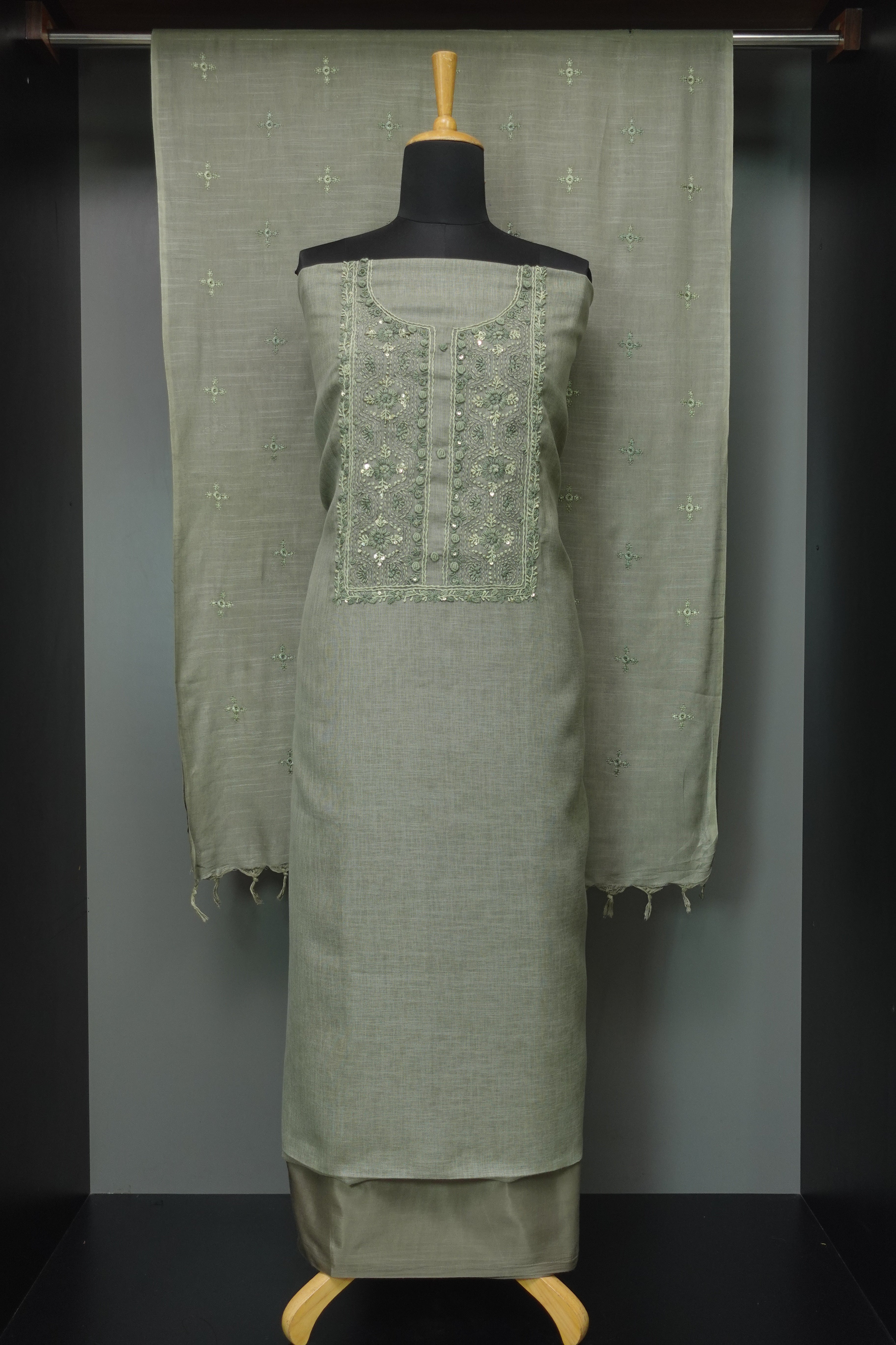 Embroidery Detailed Slub Linen Finish Salwar Set | SW1720