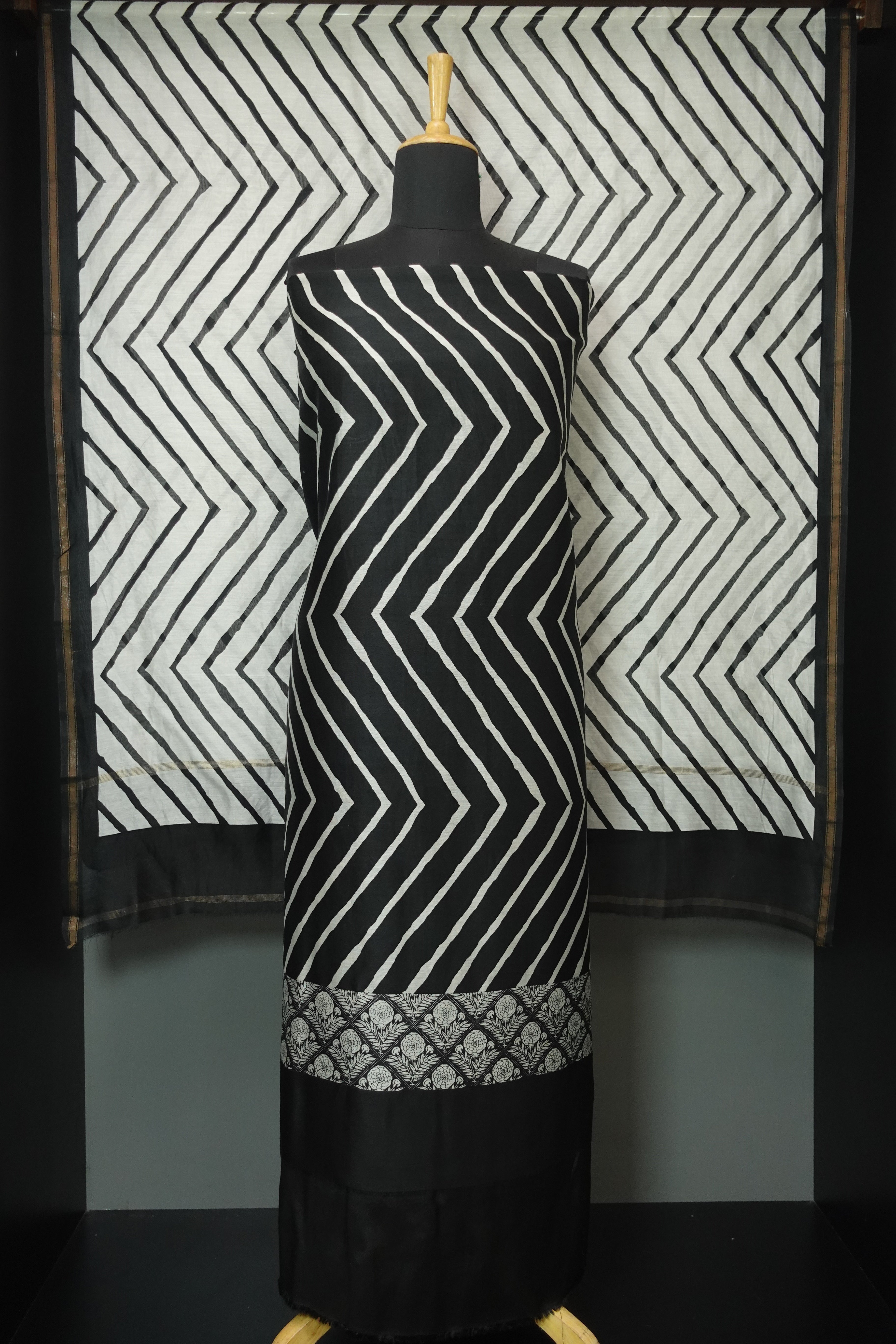 Zigzag Pattern Chanderi Silk Salwar Set | LV262
