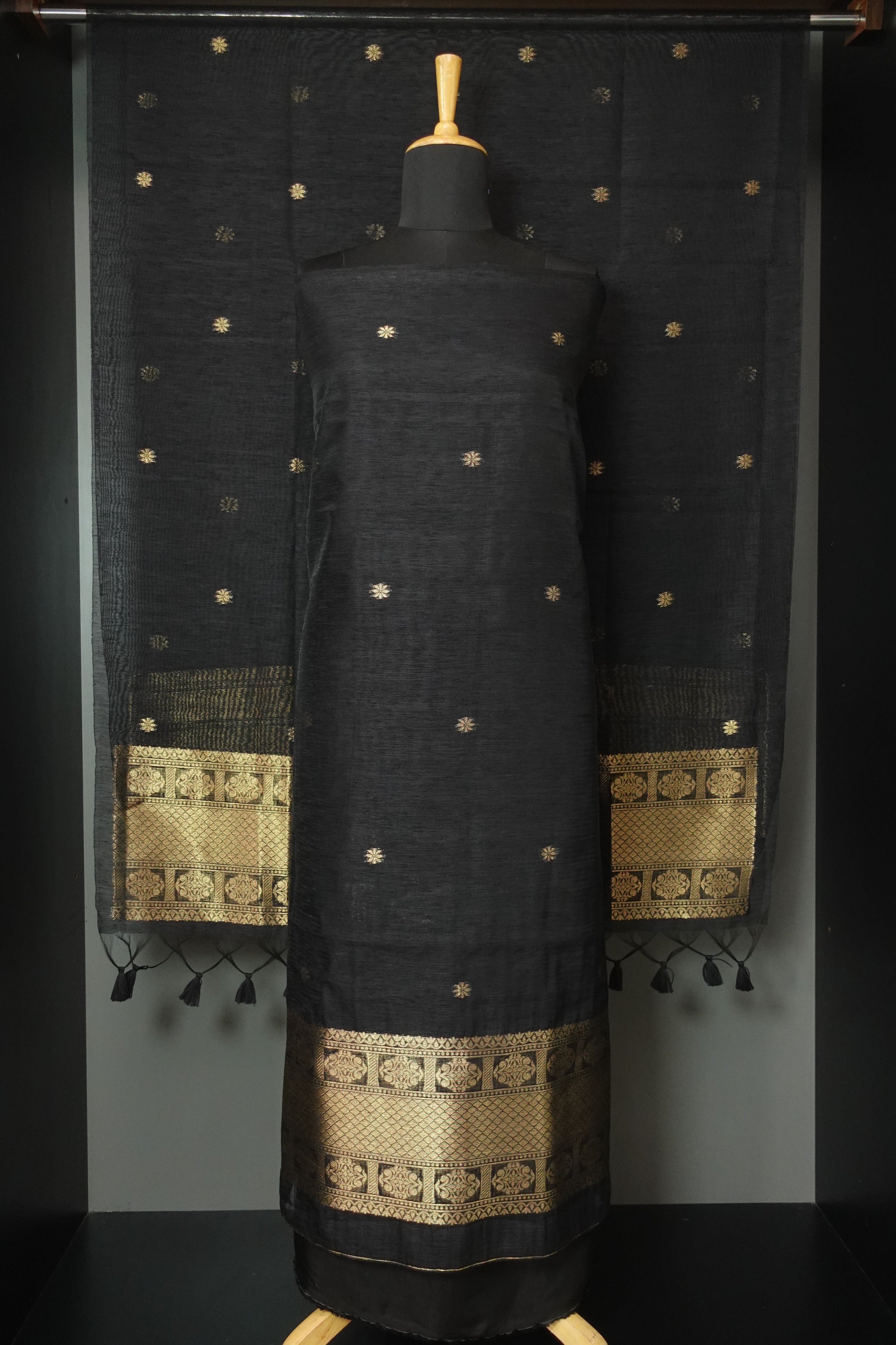 Zari Woven Geecha Tussar Finish Salwar Set | LV365