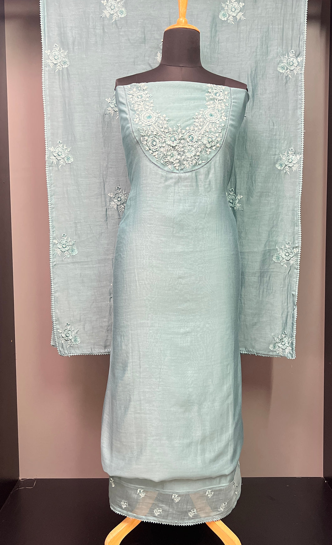 Floral Embroidery Detailed Chanderi Salwar Set | BLD1019