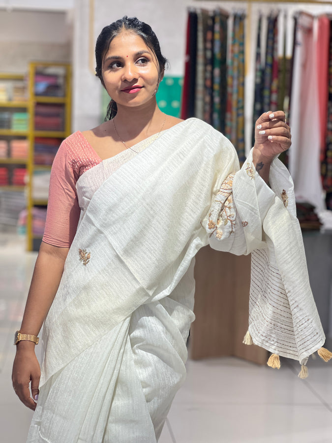 Floral Hand Embroidery Detailed Green Silk Saree | BLD1235
