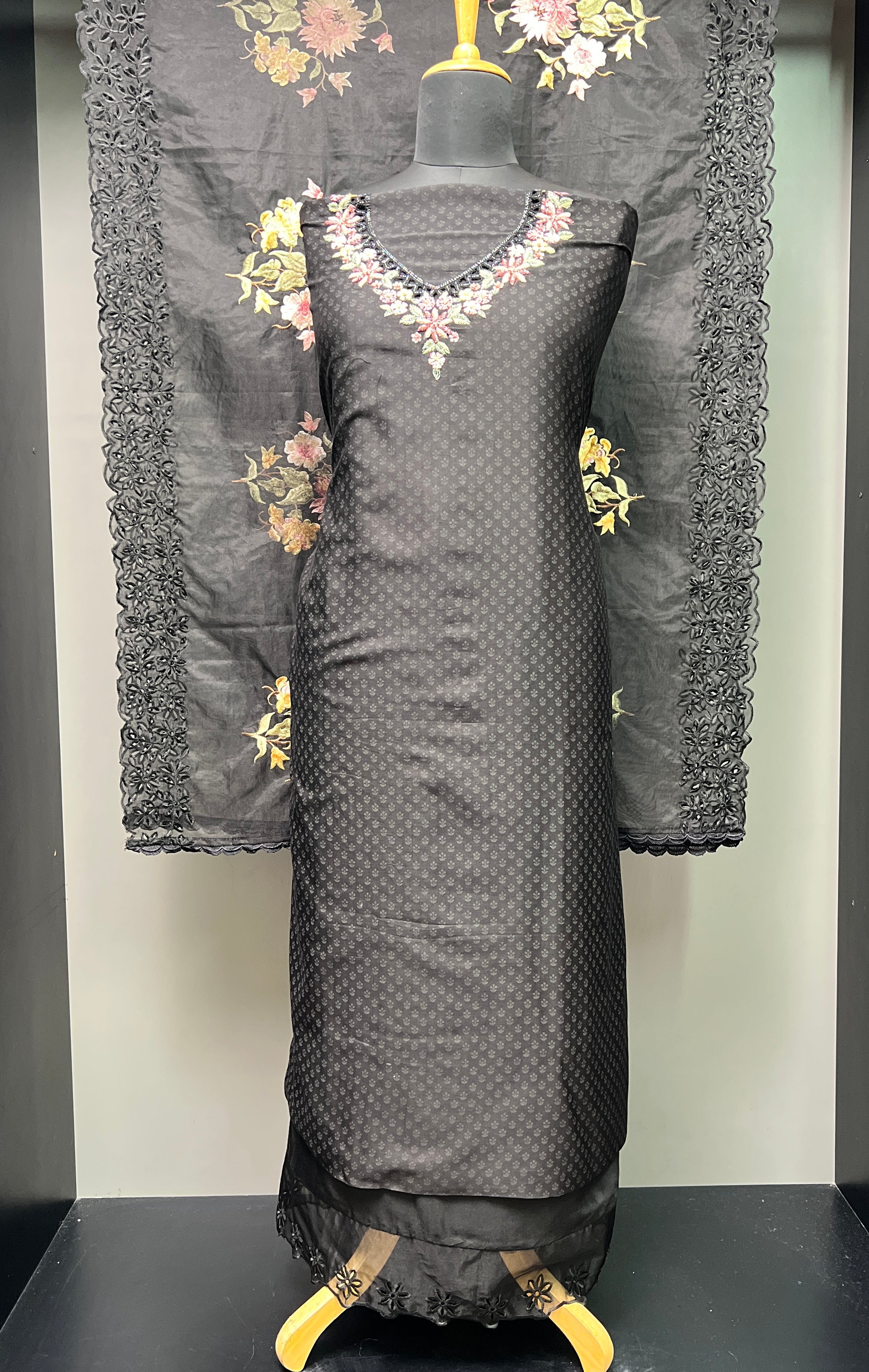 Print With Embroidery Detailed Chanderi Salwar Set | BLD916