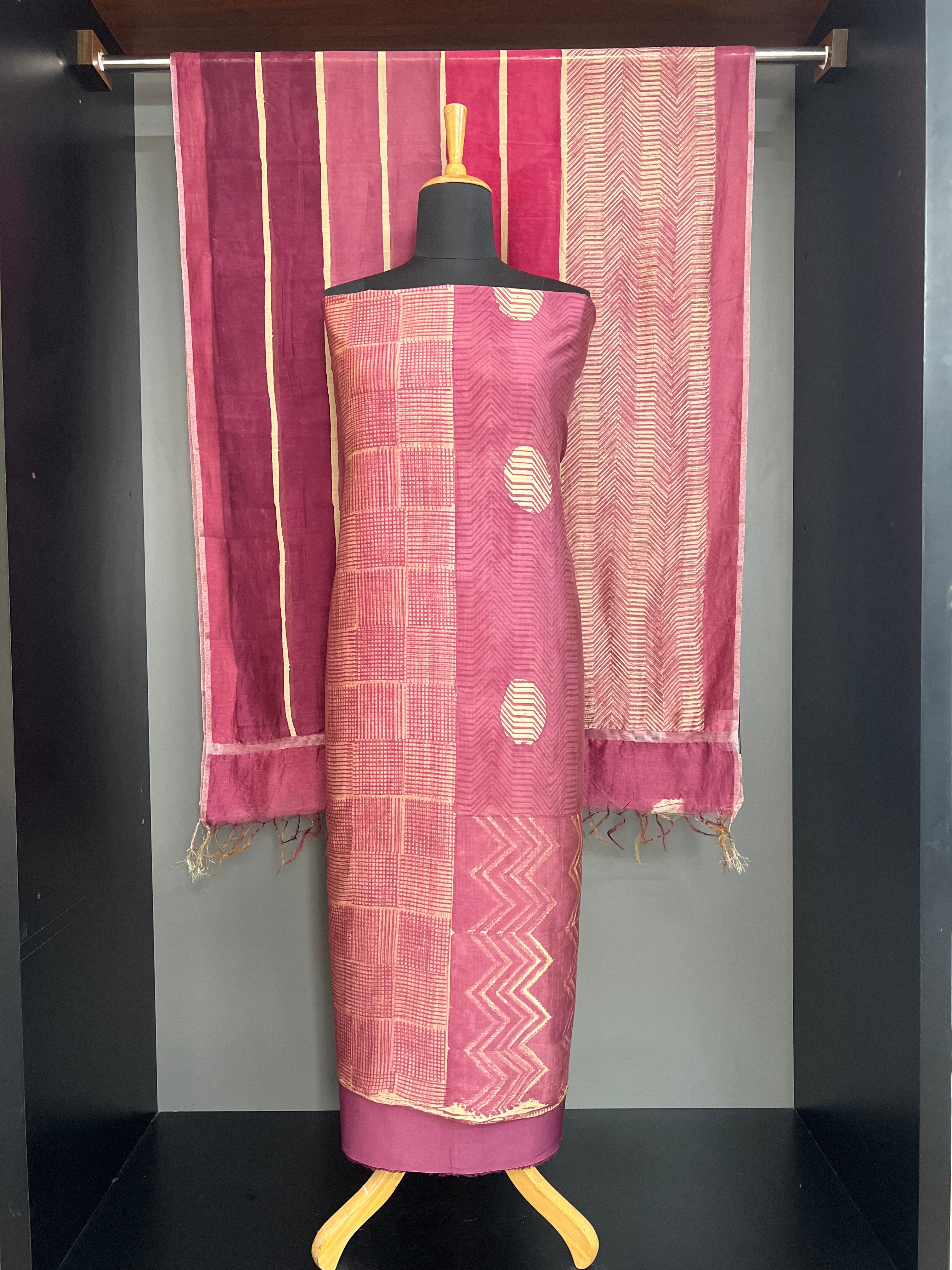 Check Patterned Silk Chanderi Salwar Set | YNG1563