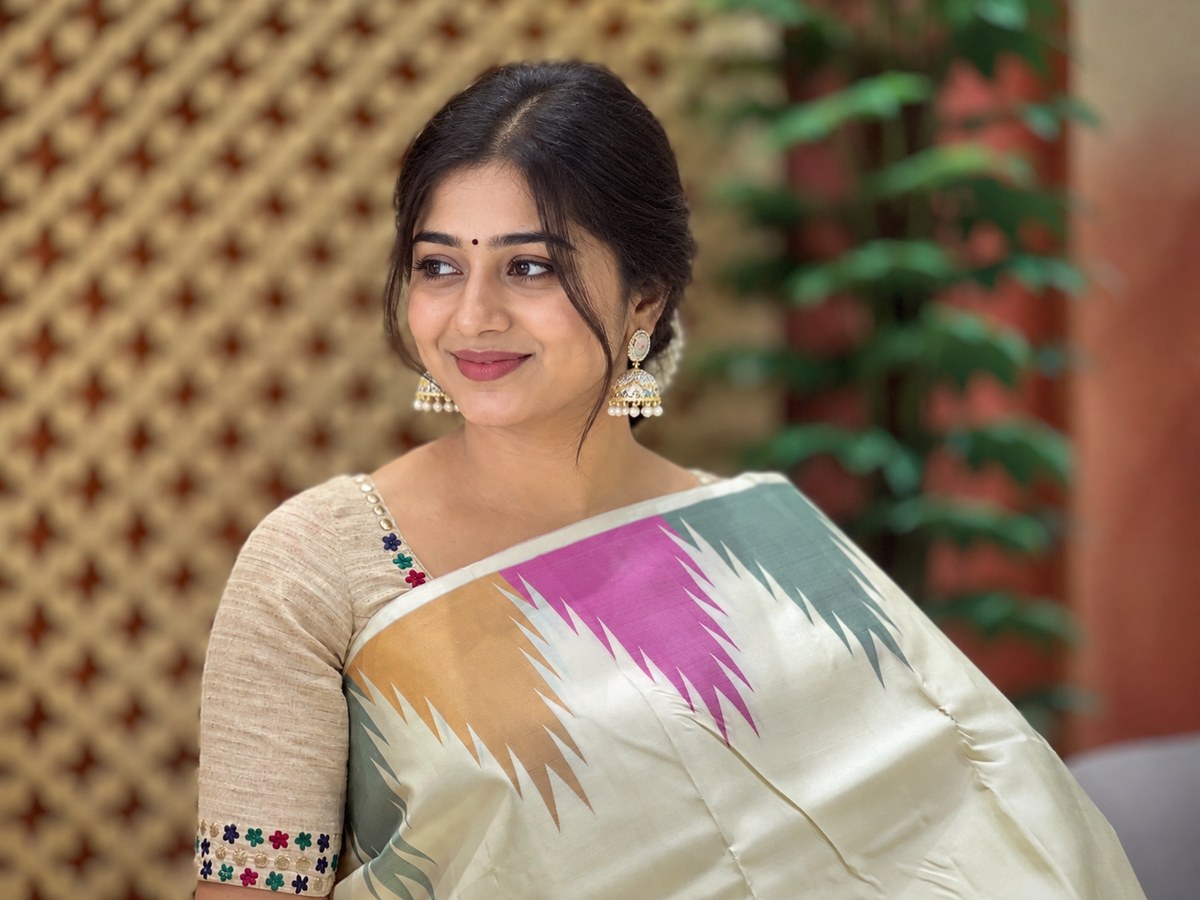 Temple Border Detailed Kanchipuram Saree | SME206