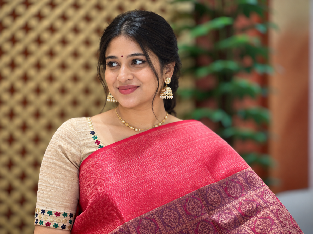 Traditional Motif Weaved Handloom Kanchipuram Saree | SME198
