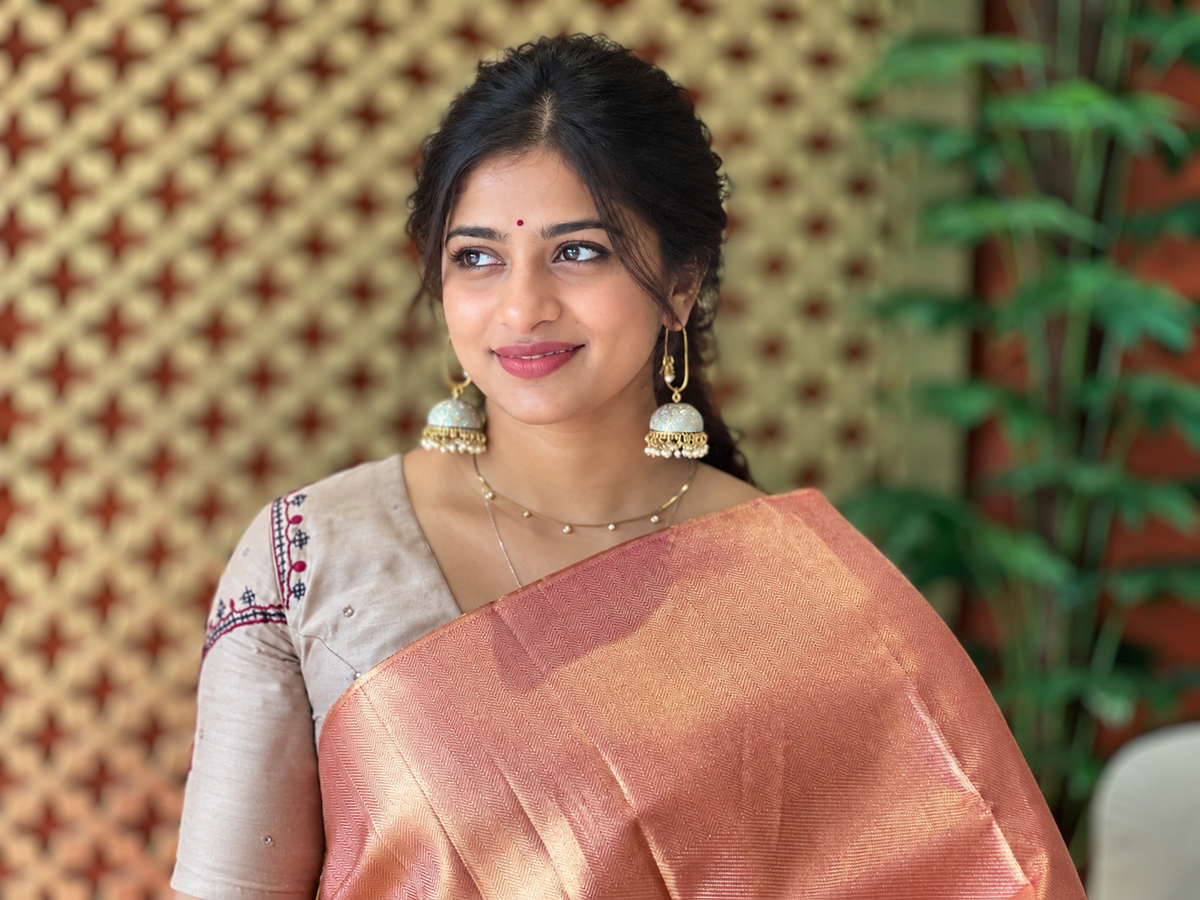 Handloom Diagonal Patterned Kanchipuram Saree | OM229