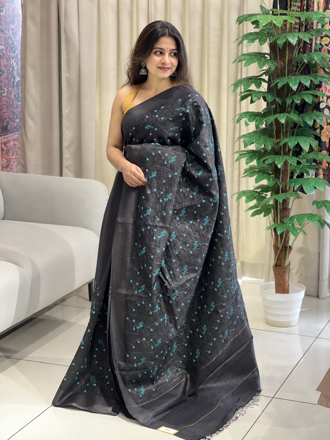 Point Embroidery Floral Detailed Tussar Saree | HS1285