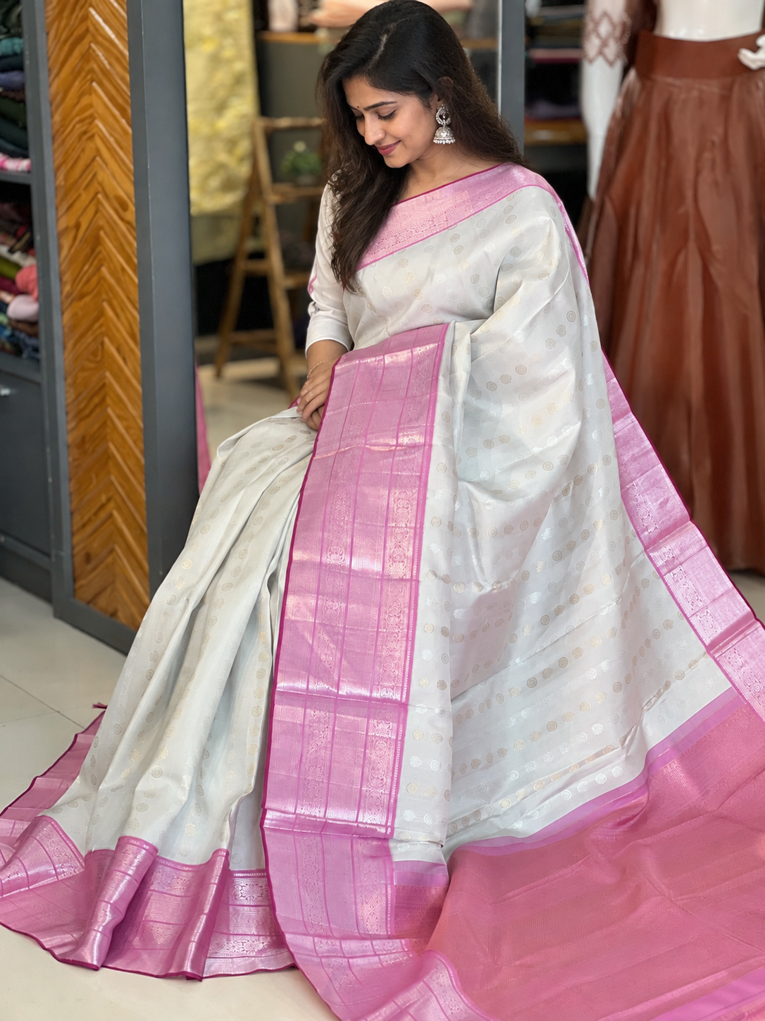 Silver Zari Weaved Kanchipuram Saree | AK140