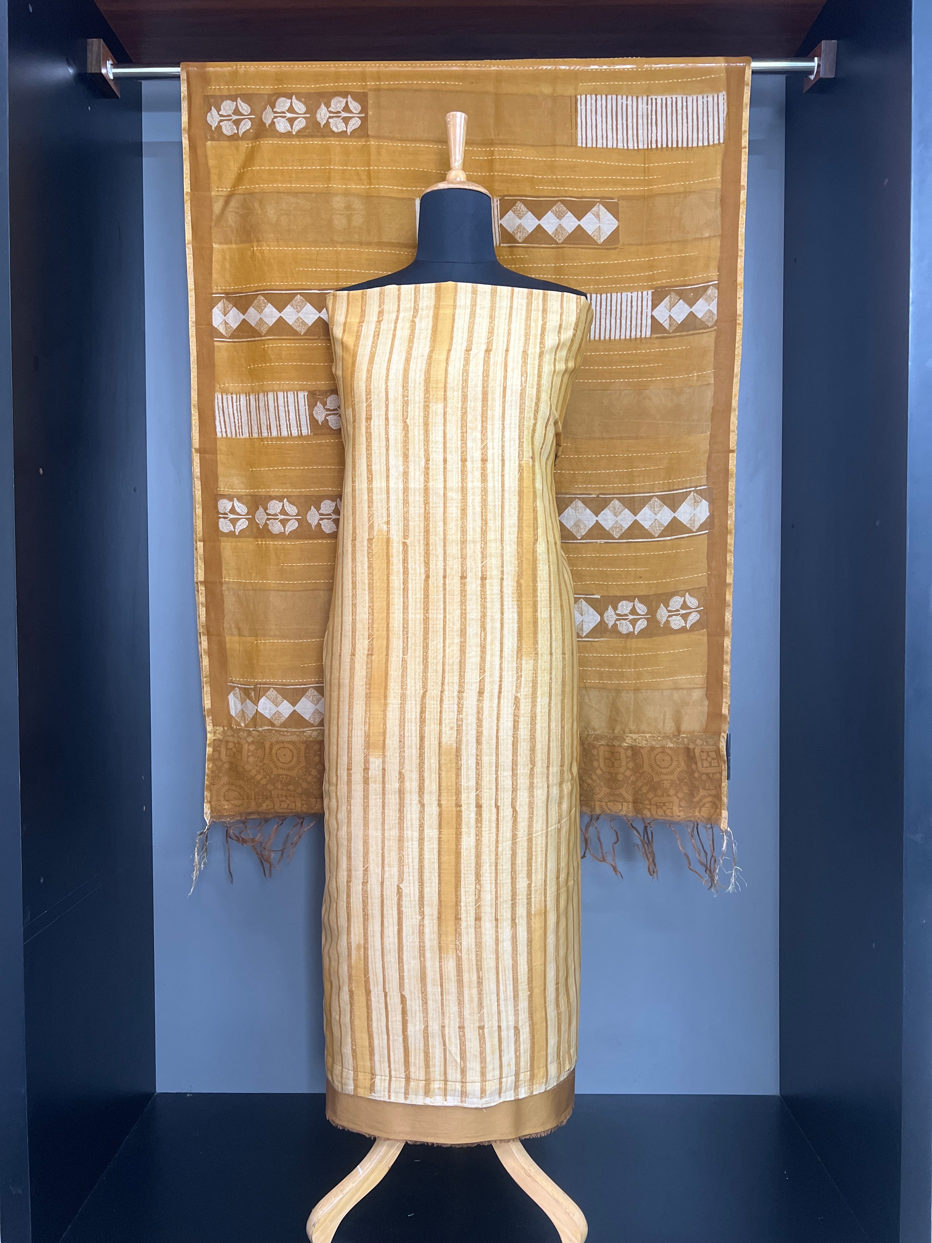 Brush Stroke Pattern Mul Chanderi Salwar Set | YNG1470