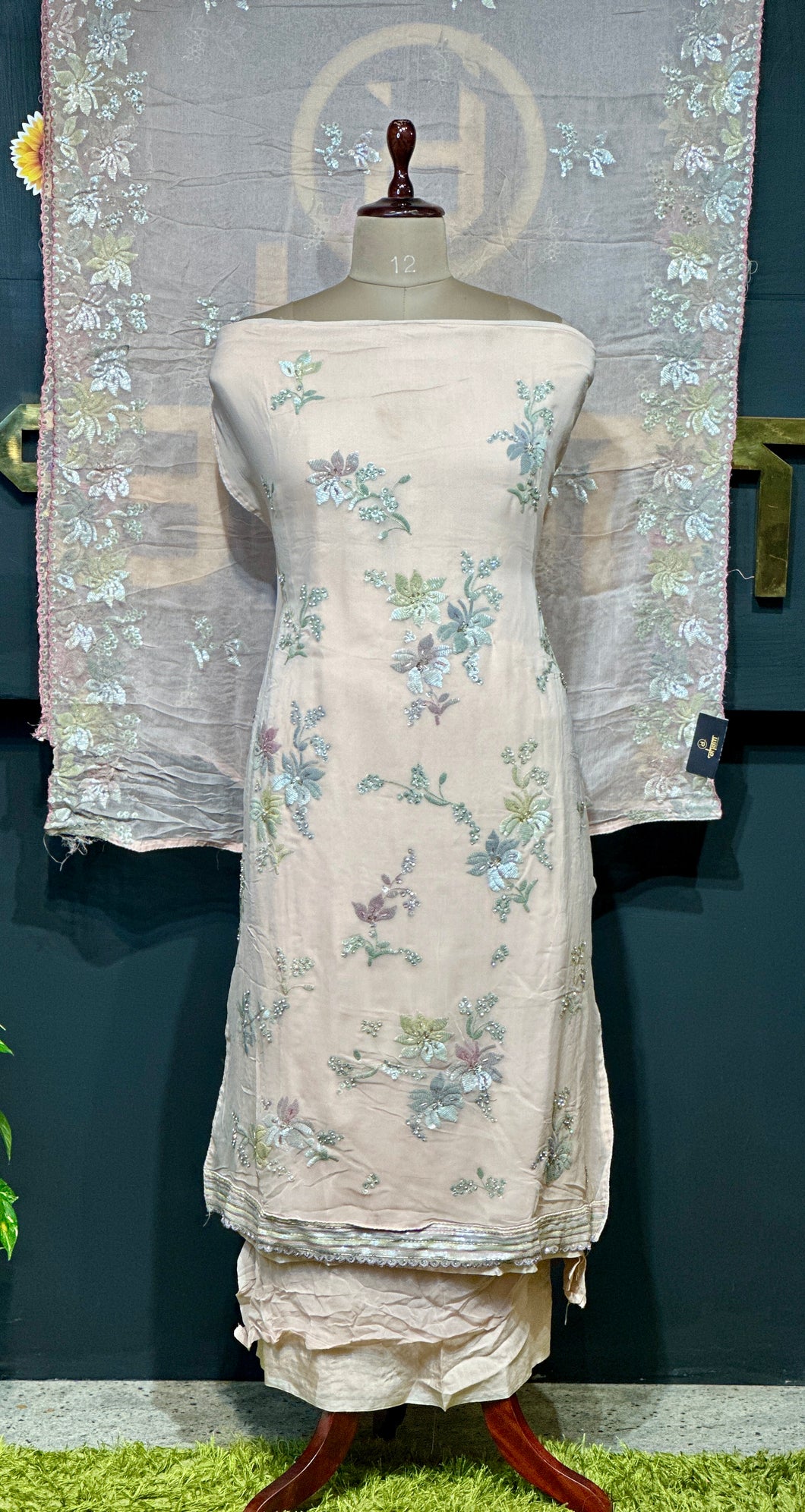 Floral Embroidery With Sequins Detailed Georgette Salwar Set | GE145