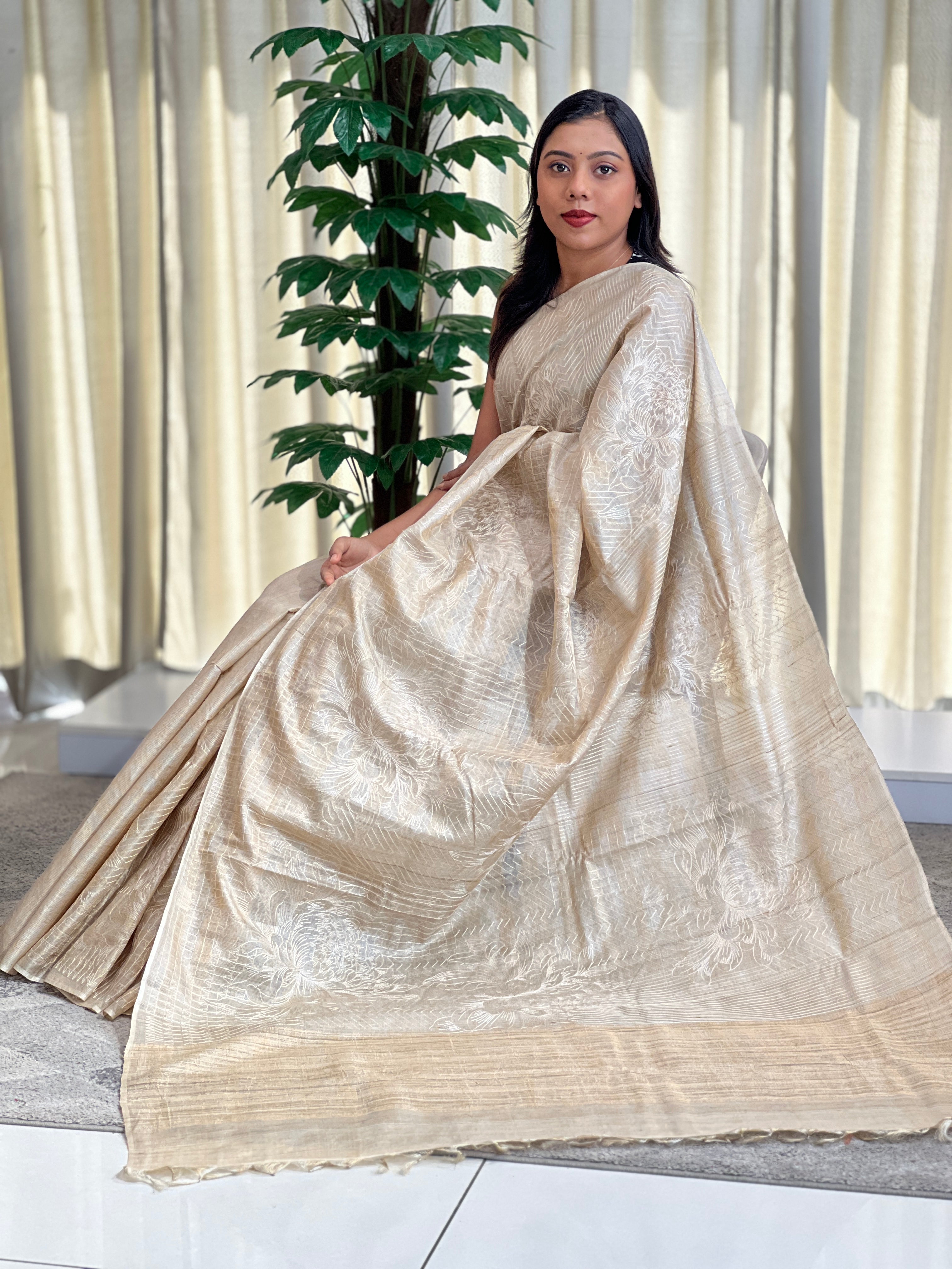 Classic Line  Woven Tussar Saree | YNG1595