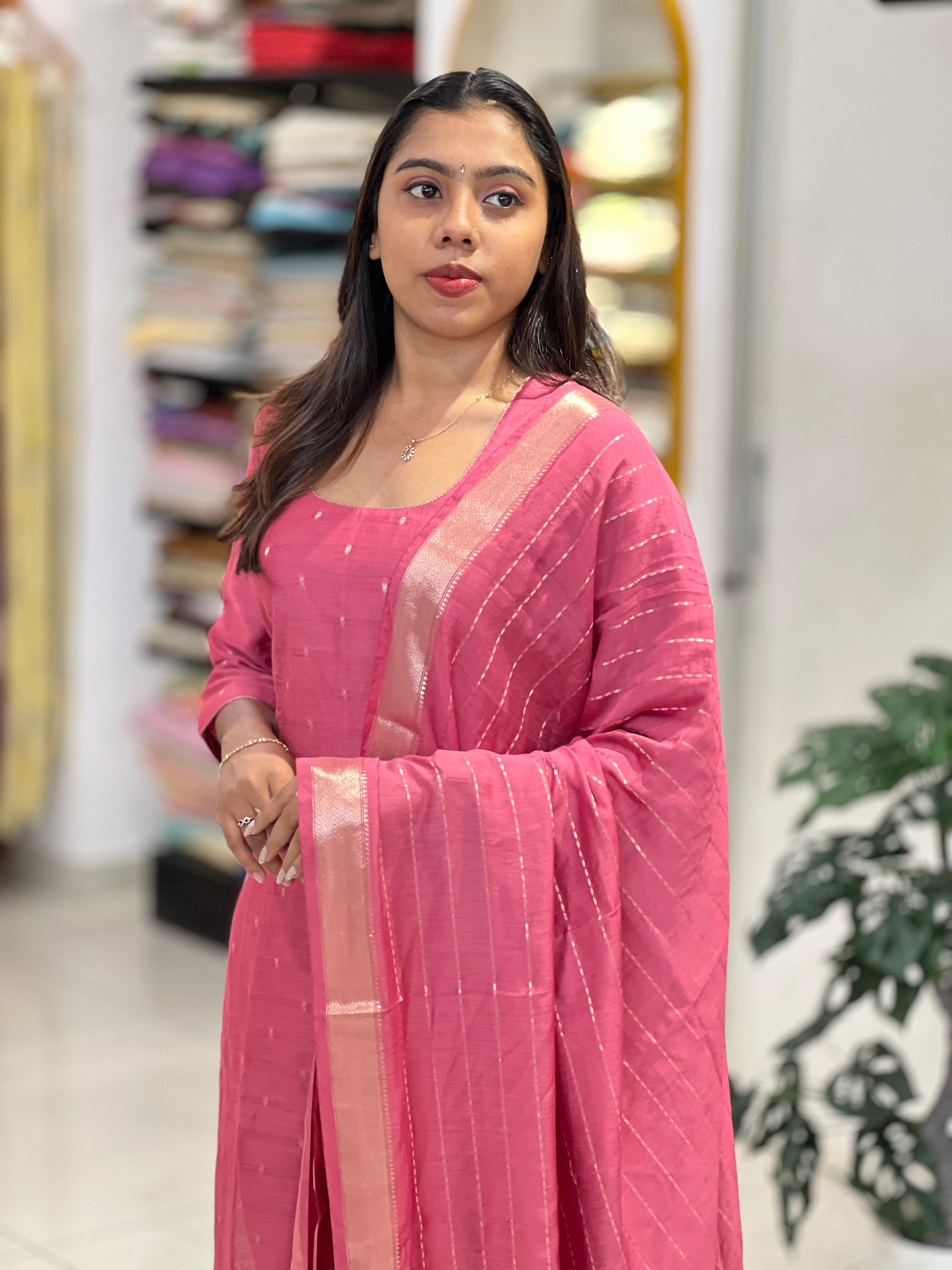 Scattered Buta Detailed Chanderi Finish Kurta Set | YNG1158