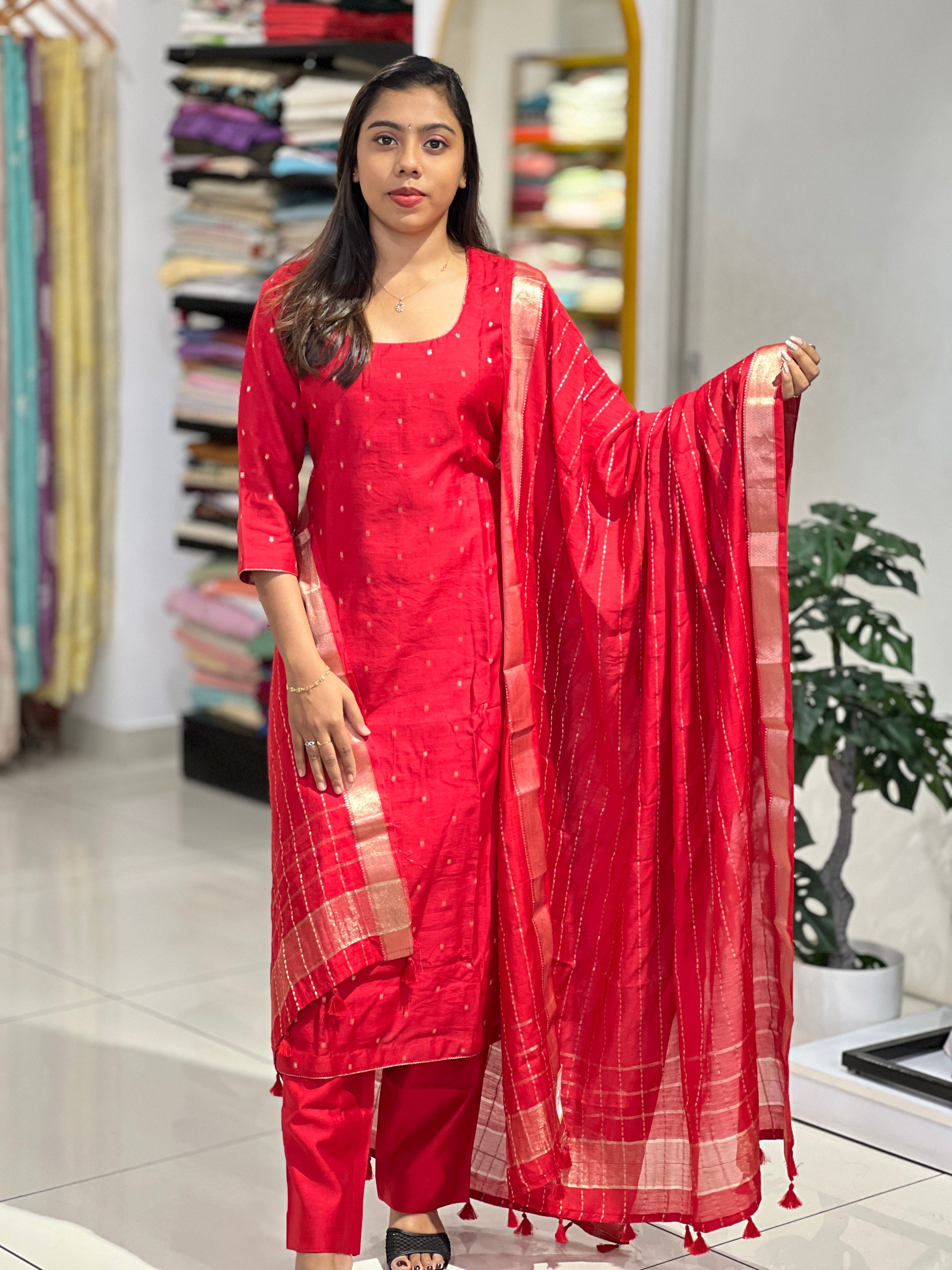 Scattered Buta Detailed Chanderi Finish Kurta Set | YNG1163