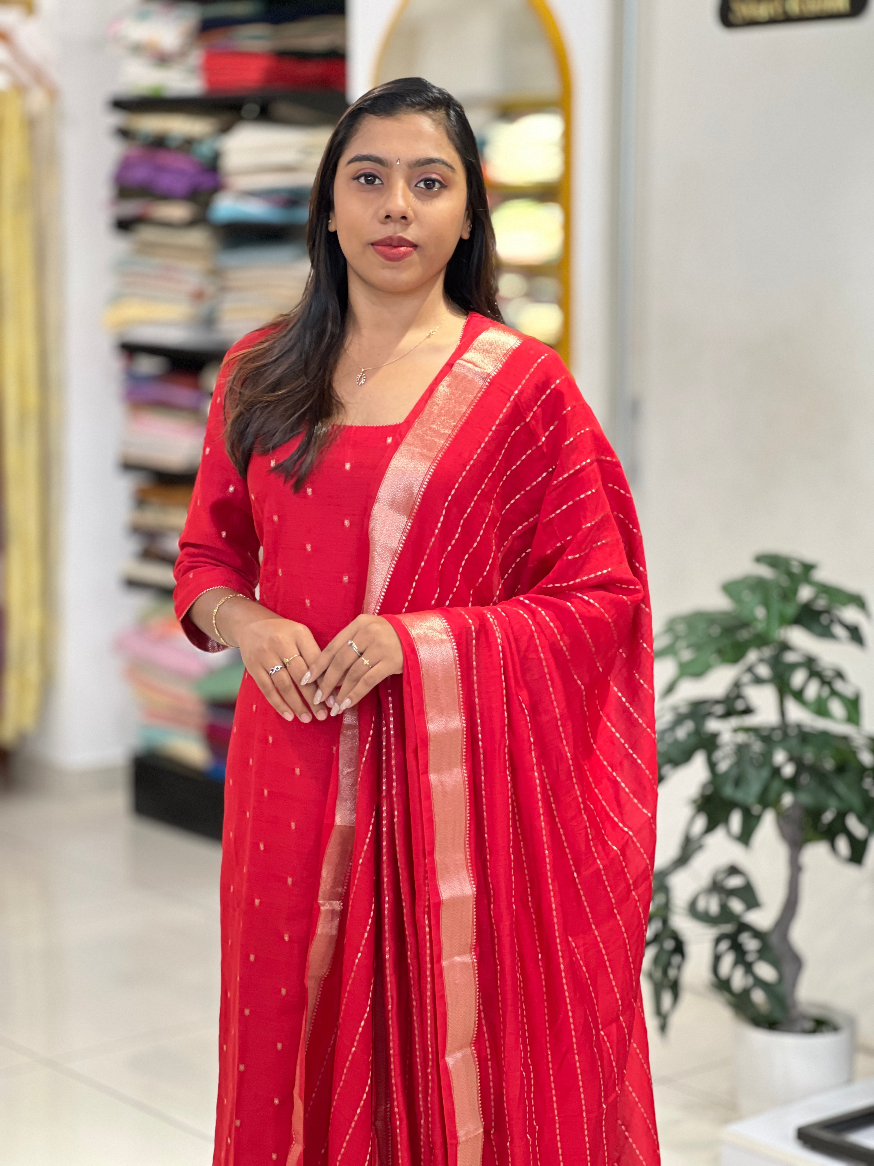 Scattered Buta Detailed Chanderi Finish Kurta Set | YNG1163