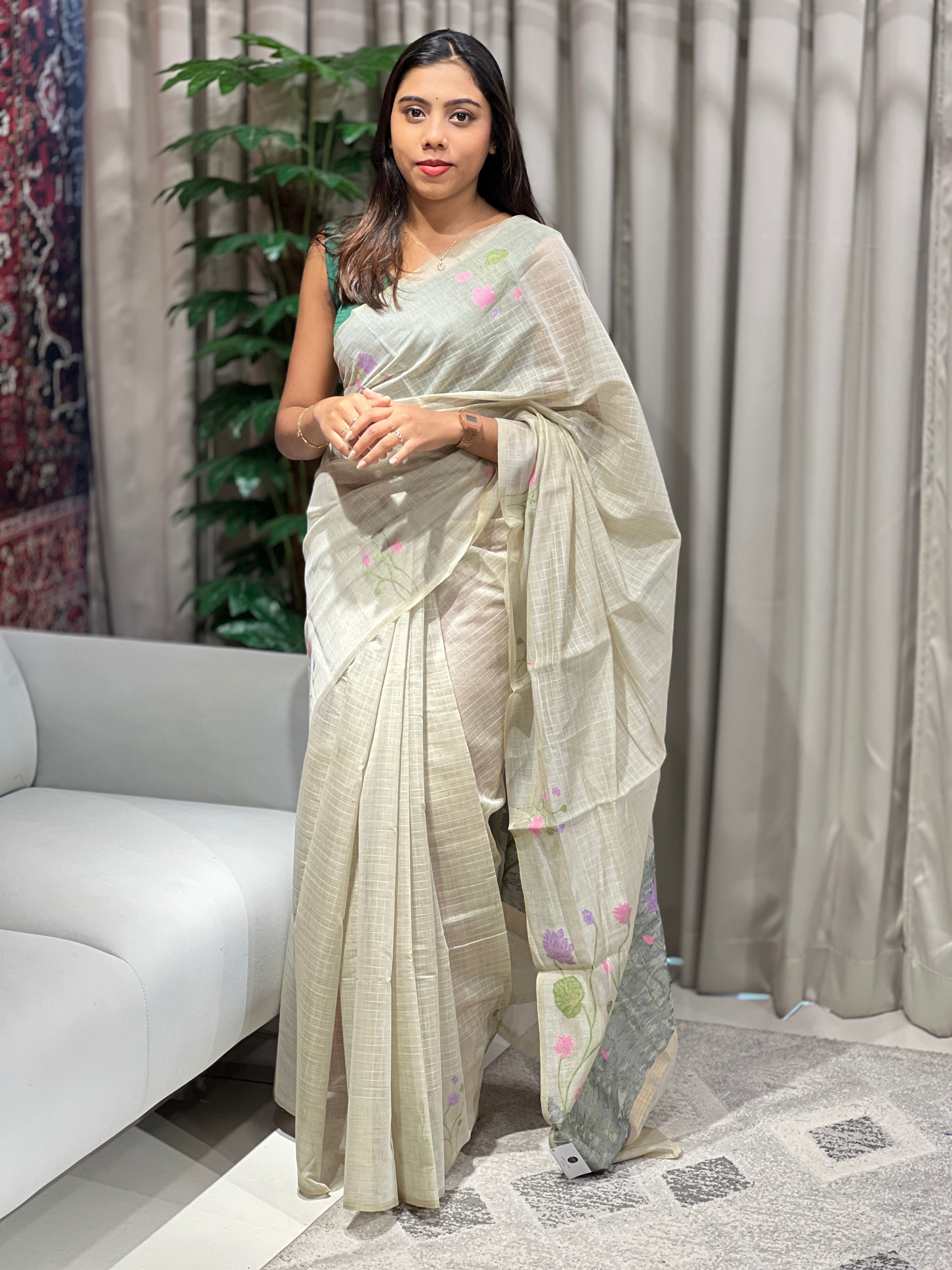 Floral Patterned Chanderi Finish Saree | YNG695
