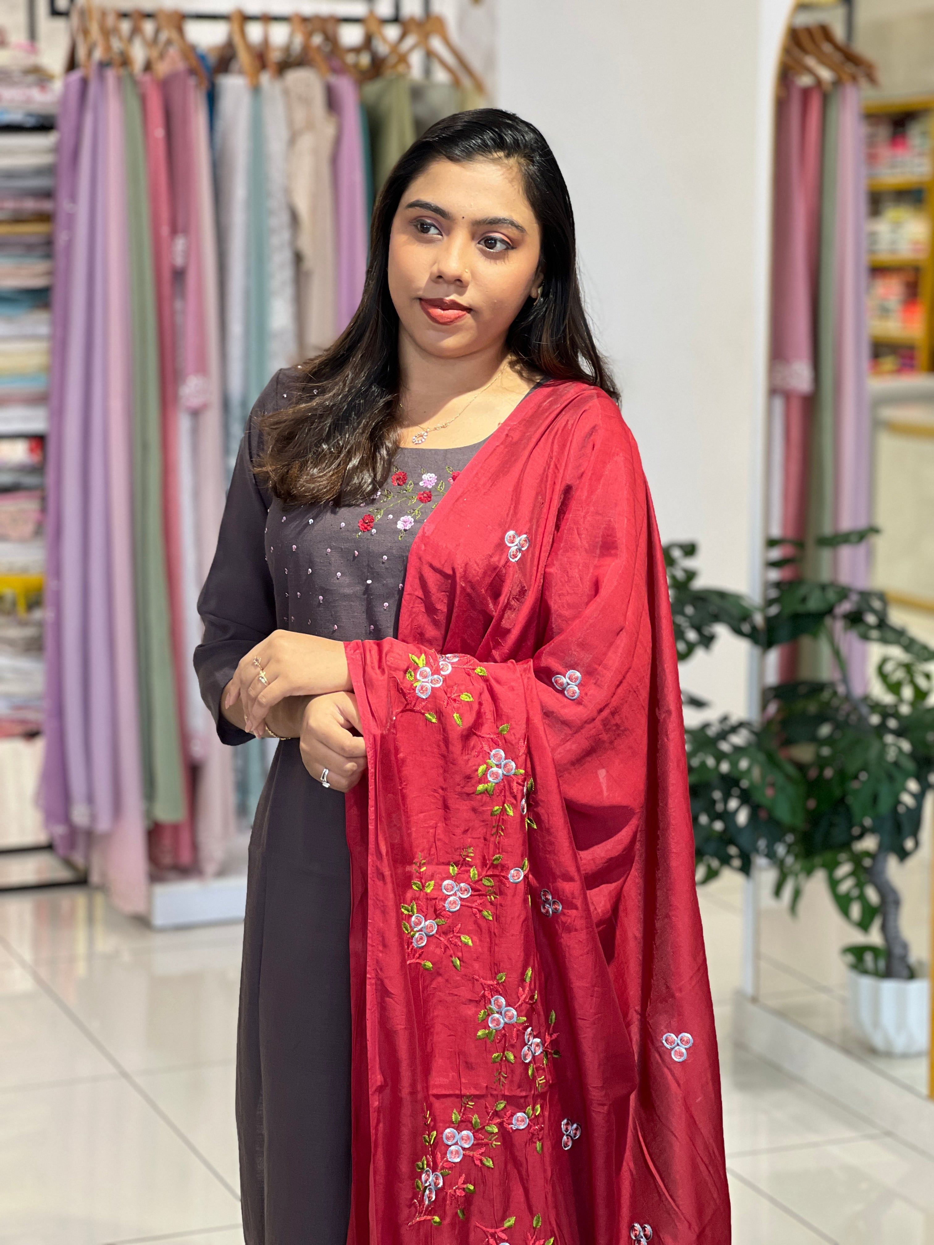 Floral Embroidered Cotton Kurta Set IHP141