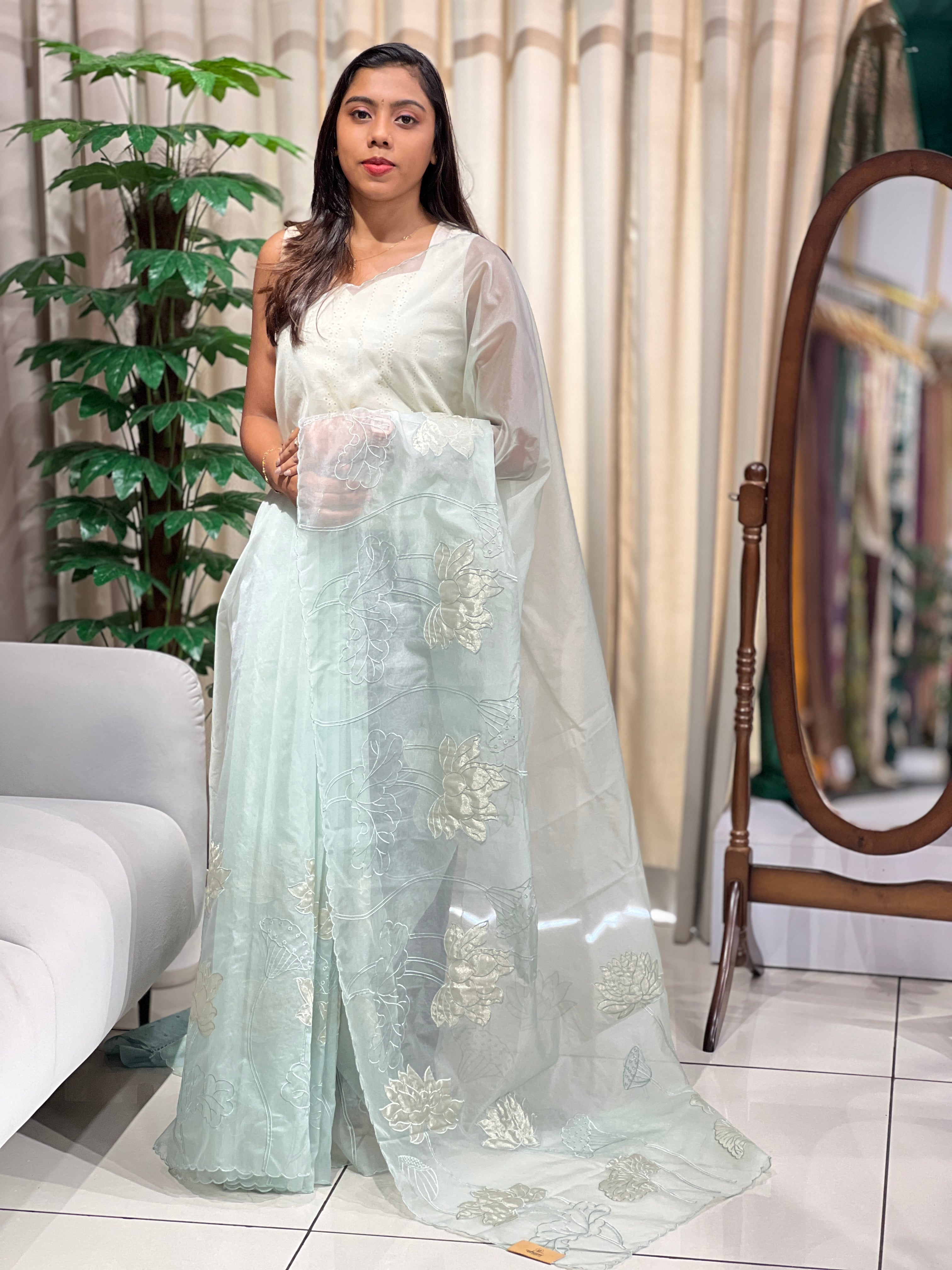 Floral Applique Patterned Organza Saree | MM355