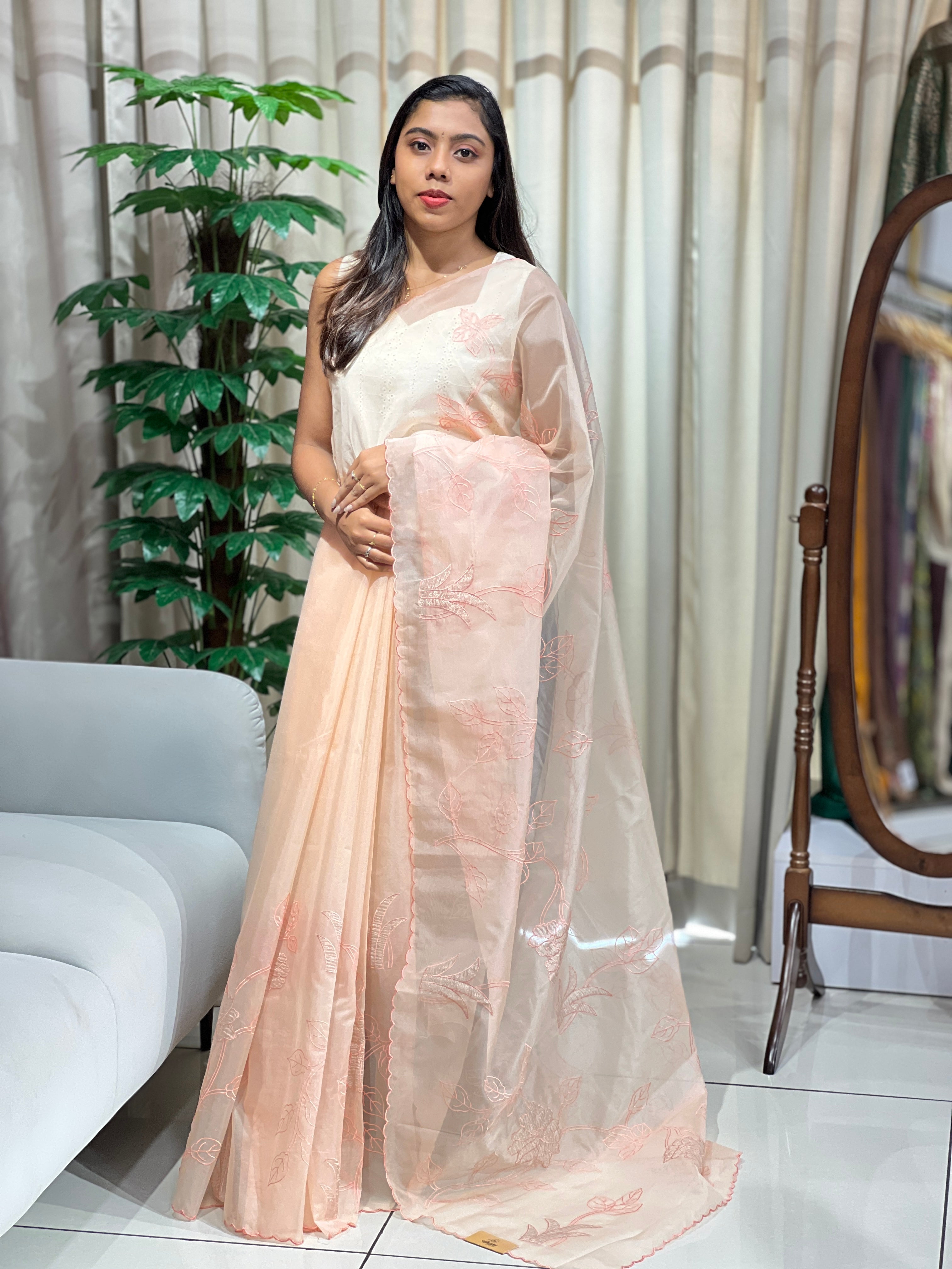 Floral Applique Patterned Organza Saree | MM362