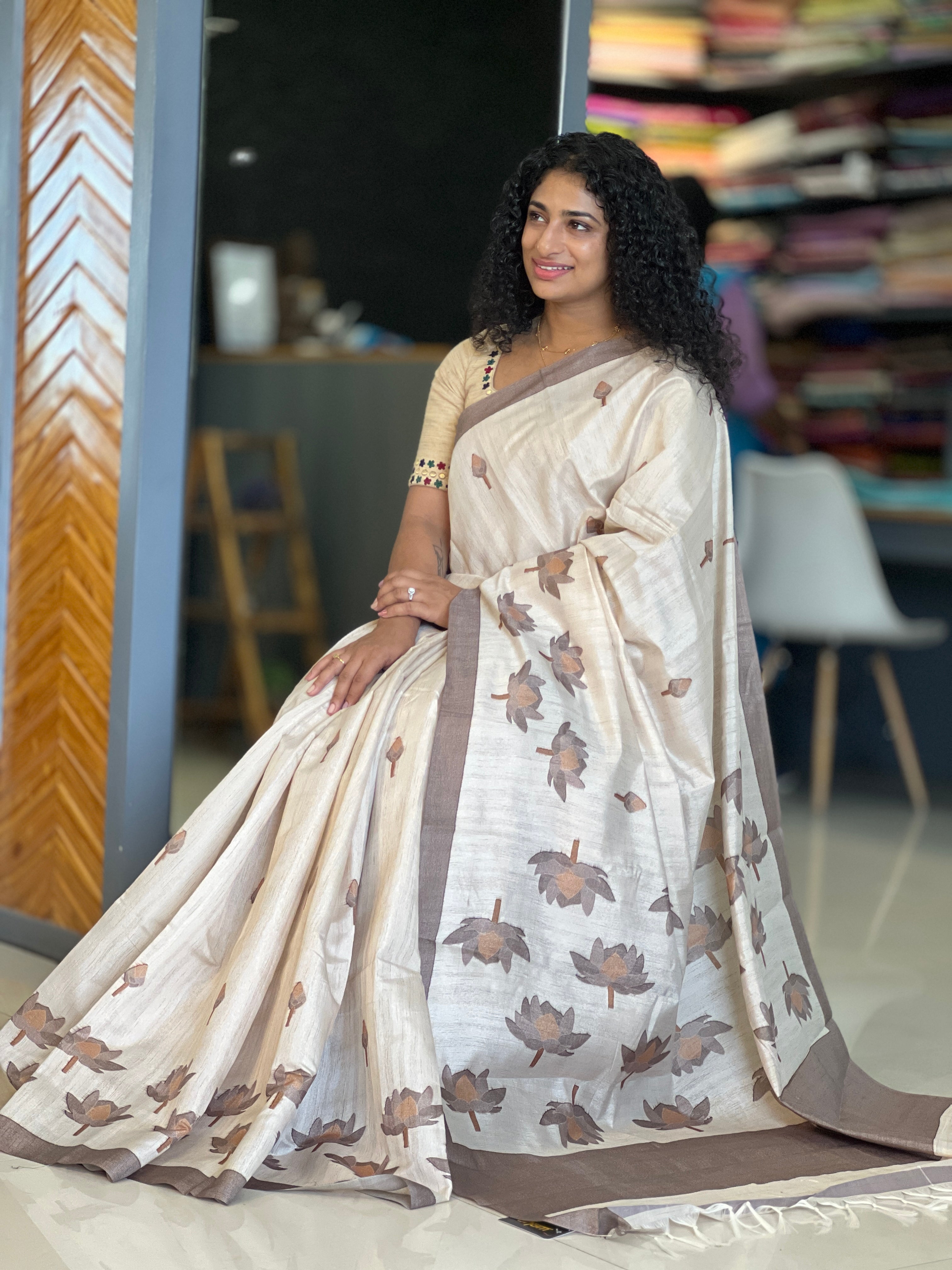 Floral Pattern Tussar Finish Saree | KSD141