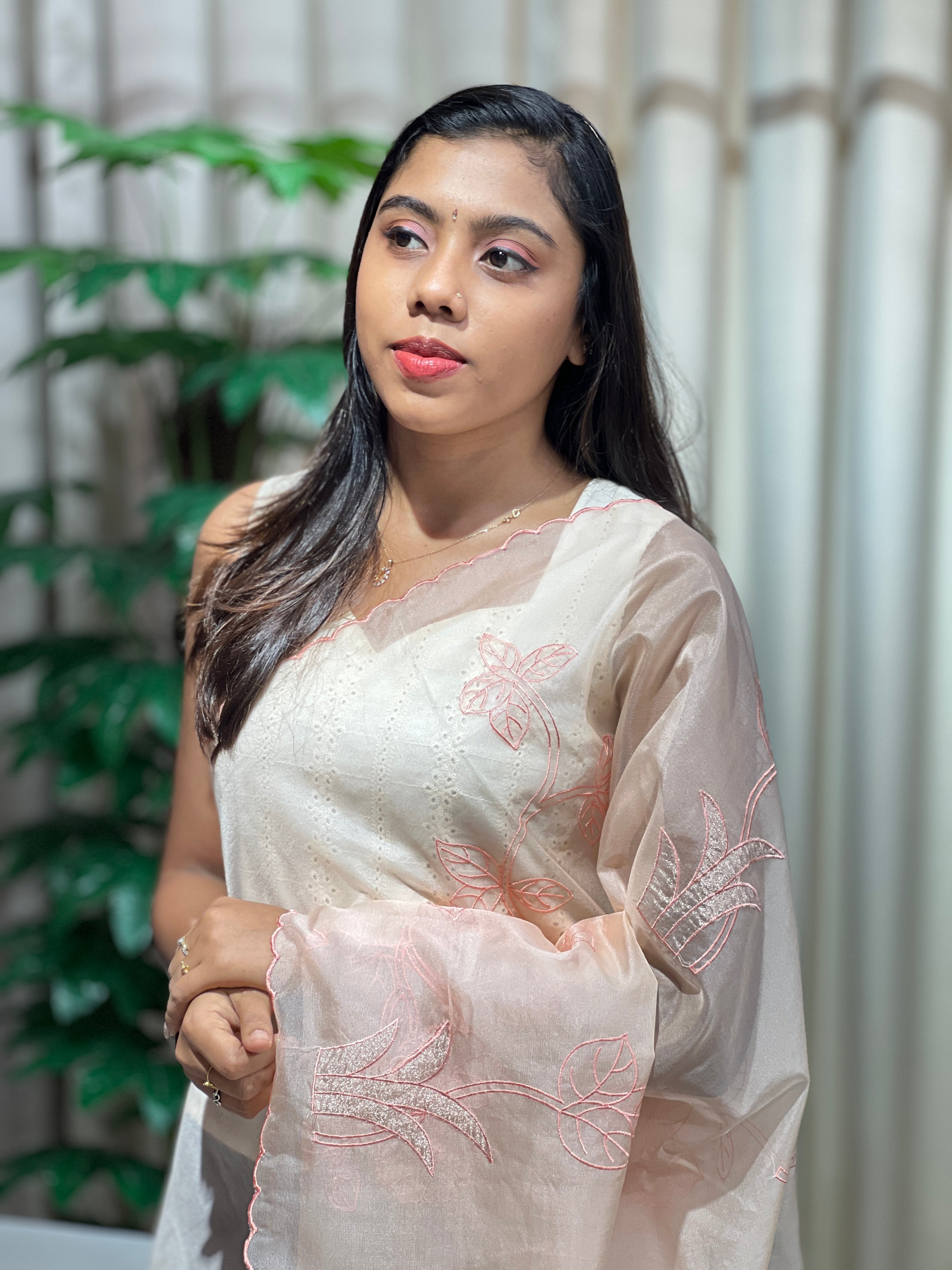 Floral Applique Patterned Organza Saree | MM362