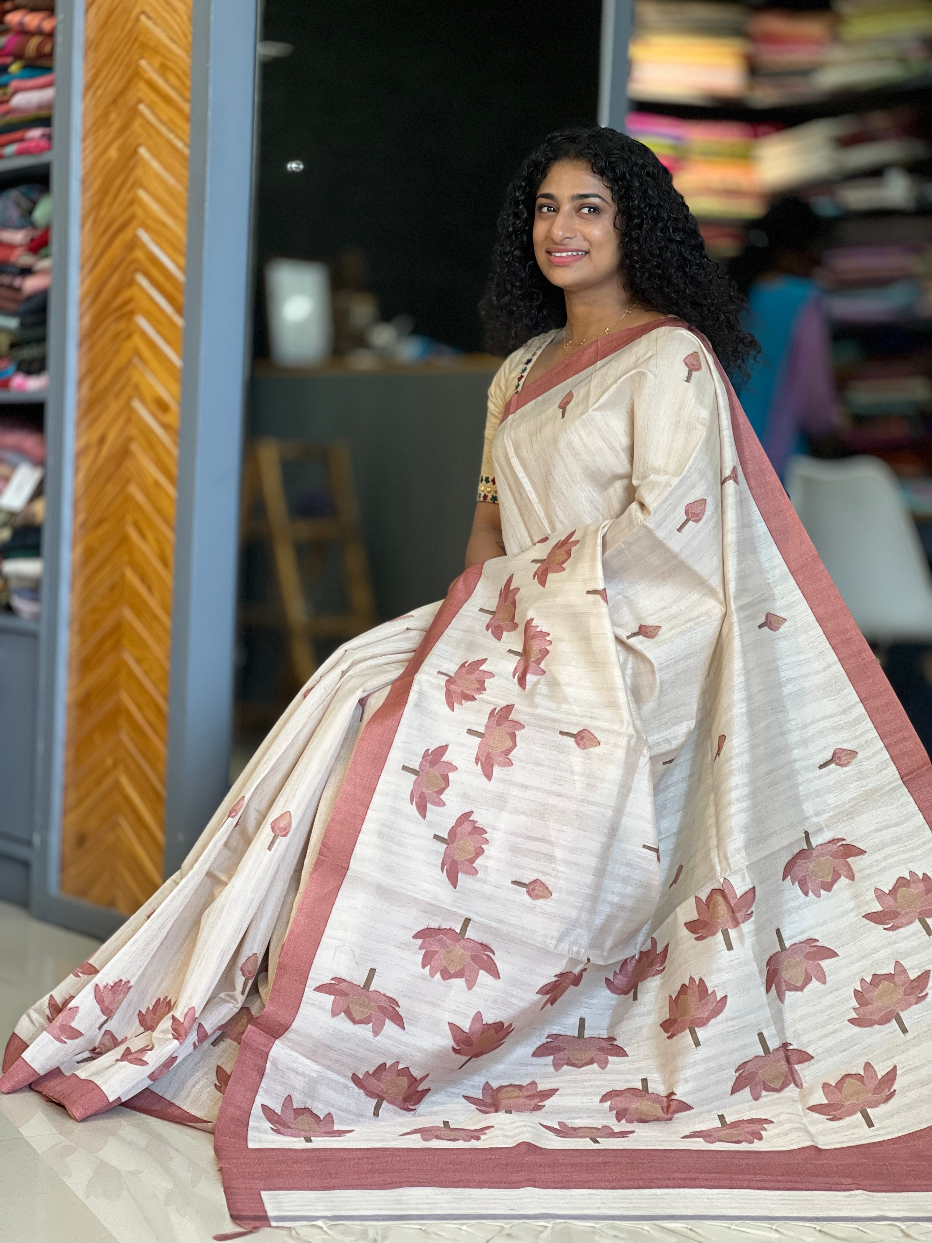 Floral Pattern Tussar Finish Saree | KSD141