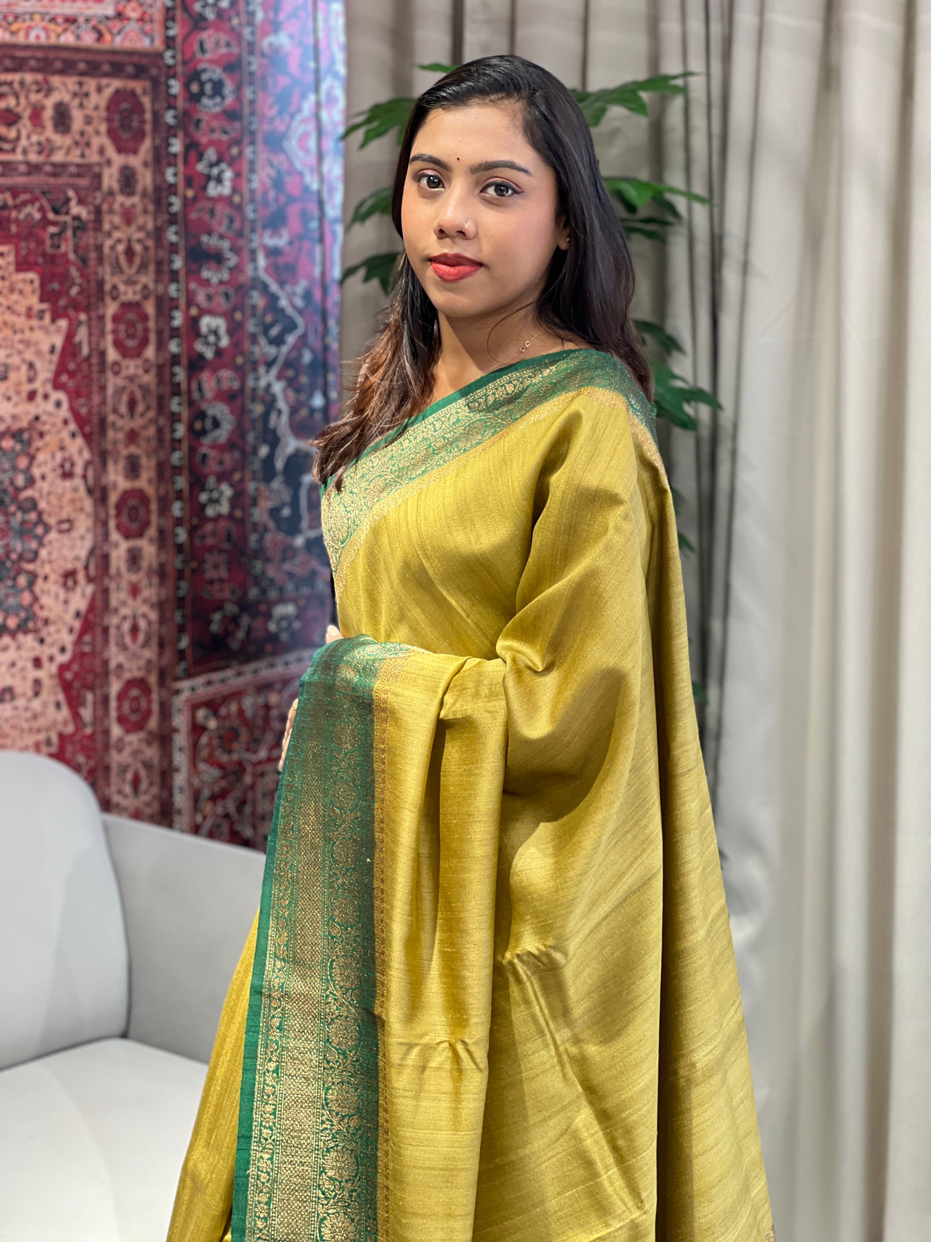 Zari And Thread Woven Tussar Banarasi Saree | YNG735