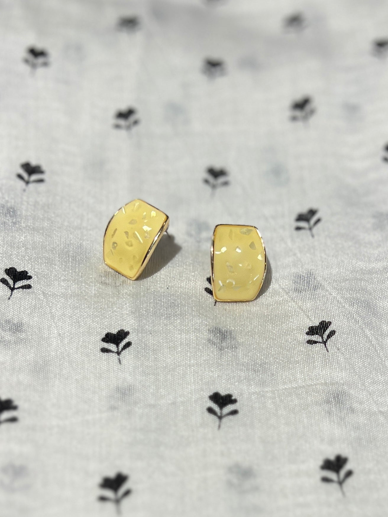 Pastel Luxe Geometric Studs | JE128