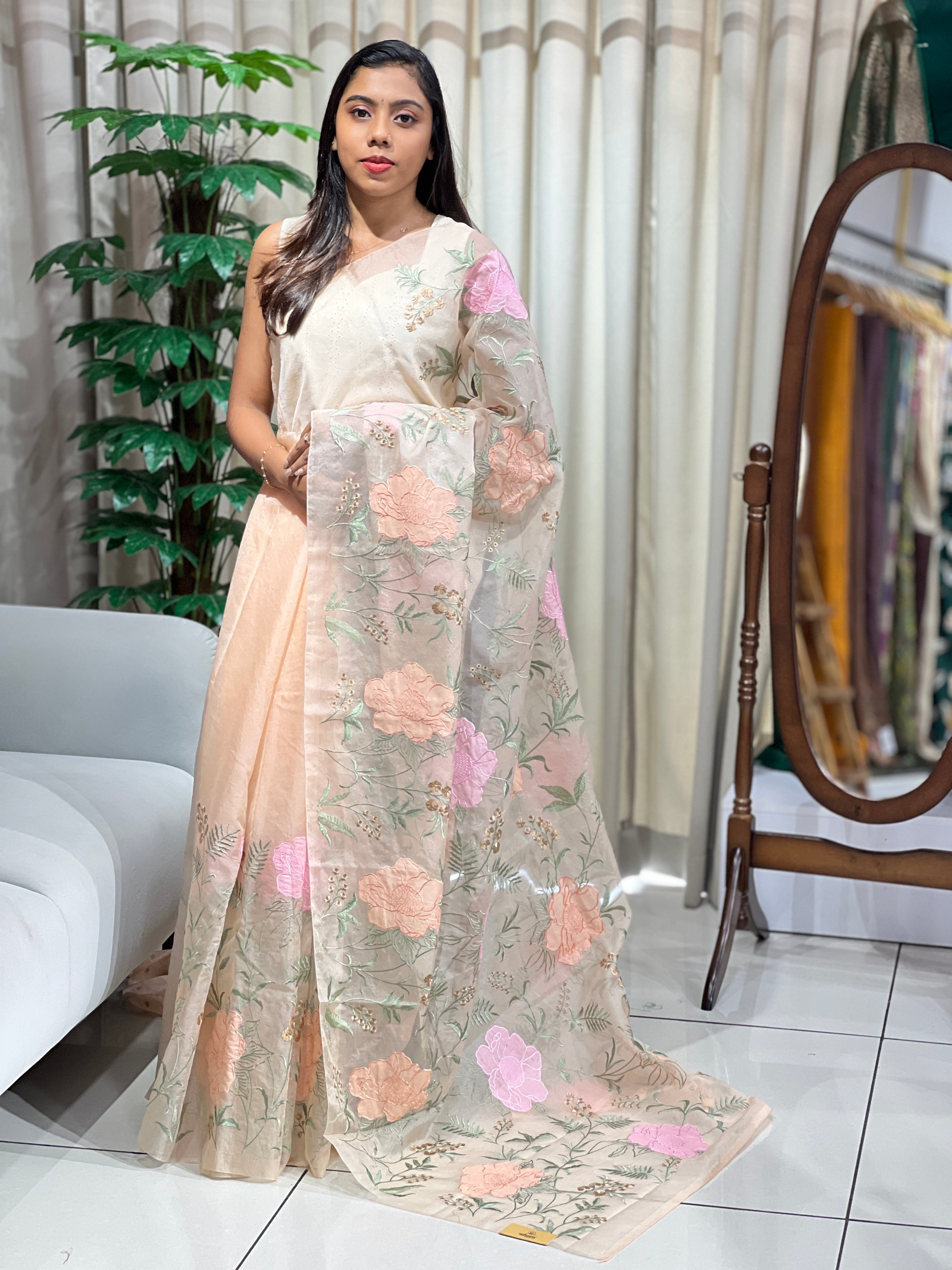 Floral Applique Patterned Organza Saree | MM340
