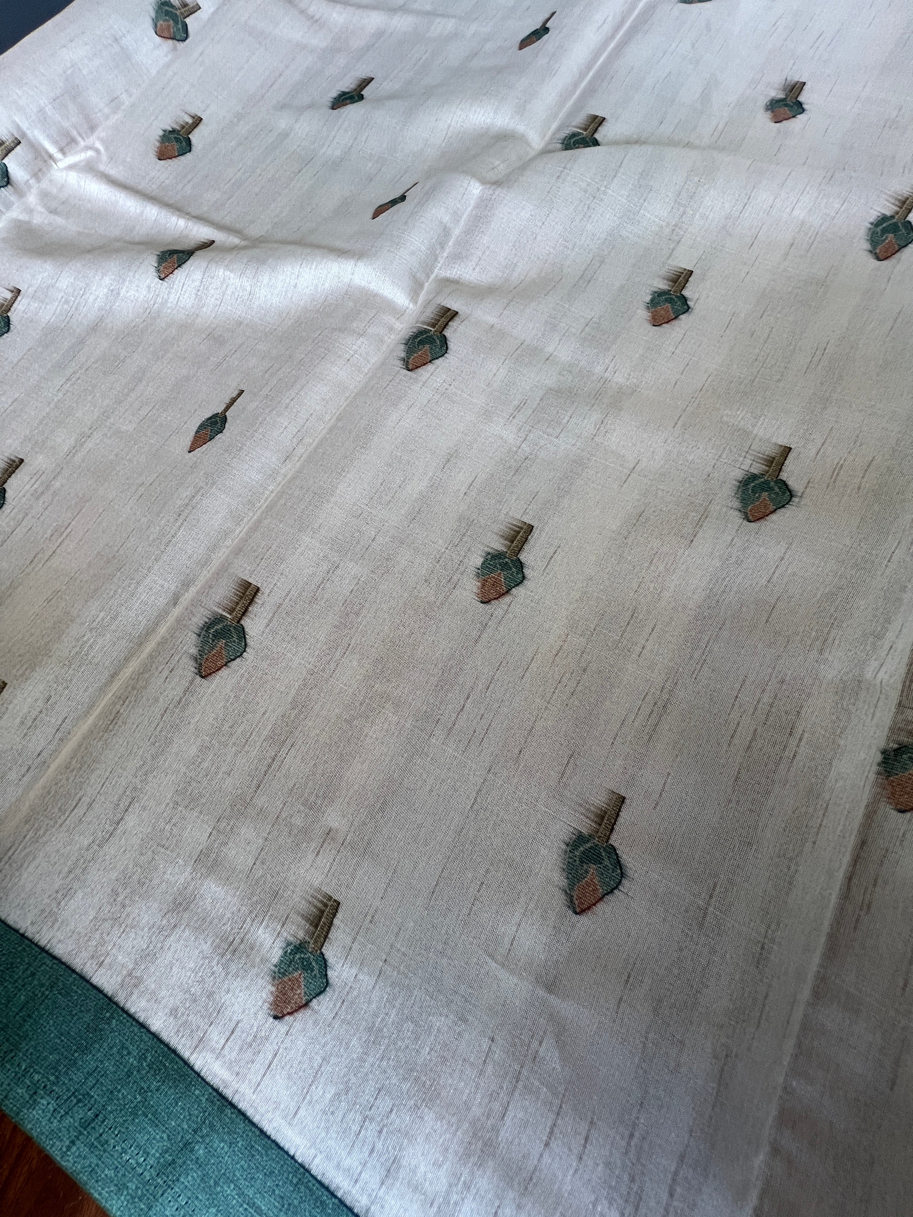 Floral Pattern Tussar Finish Saree | KSD141