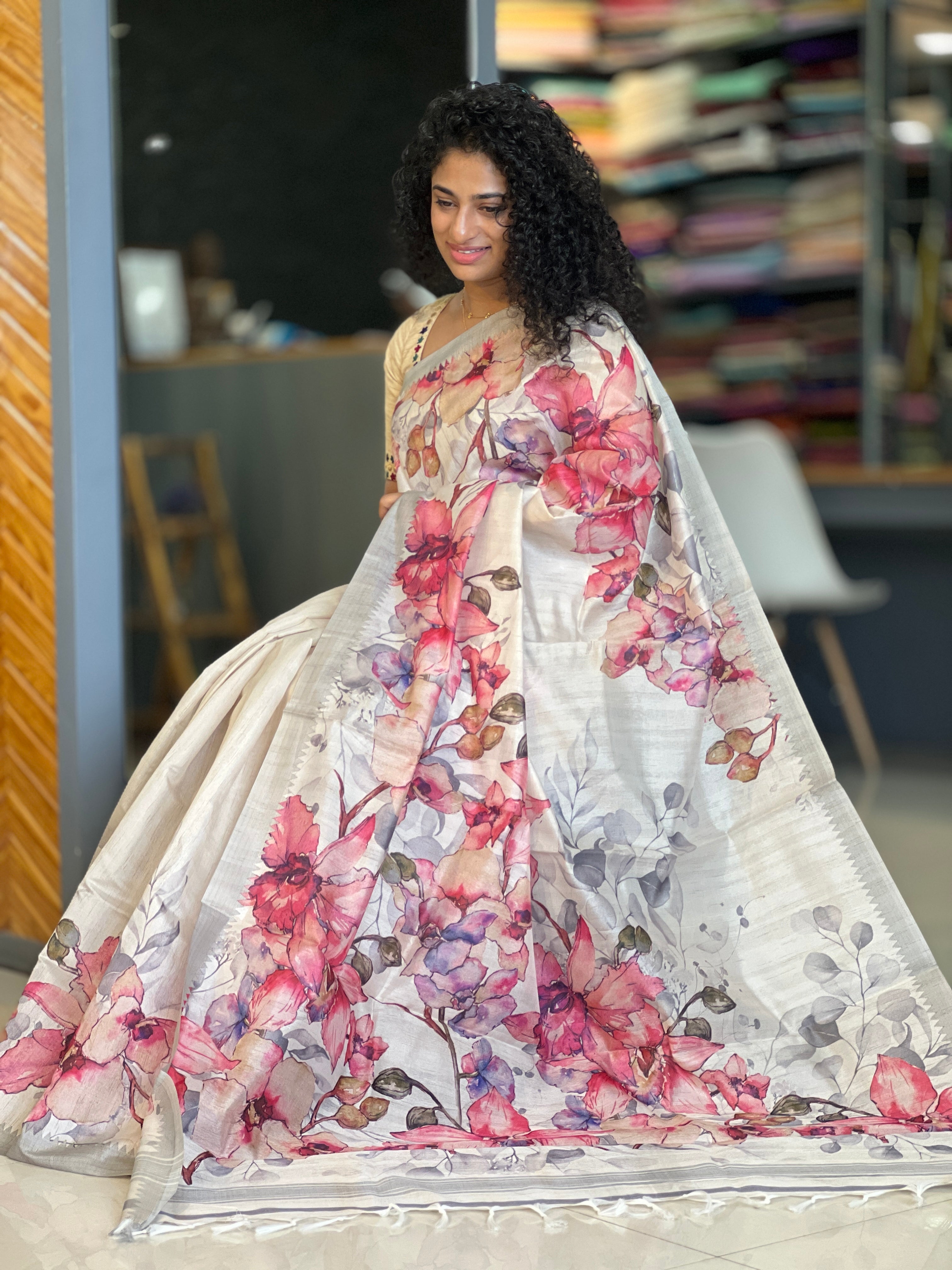 Floral Pattern Tussar Finish Saree | KSD137