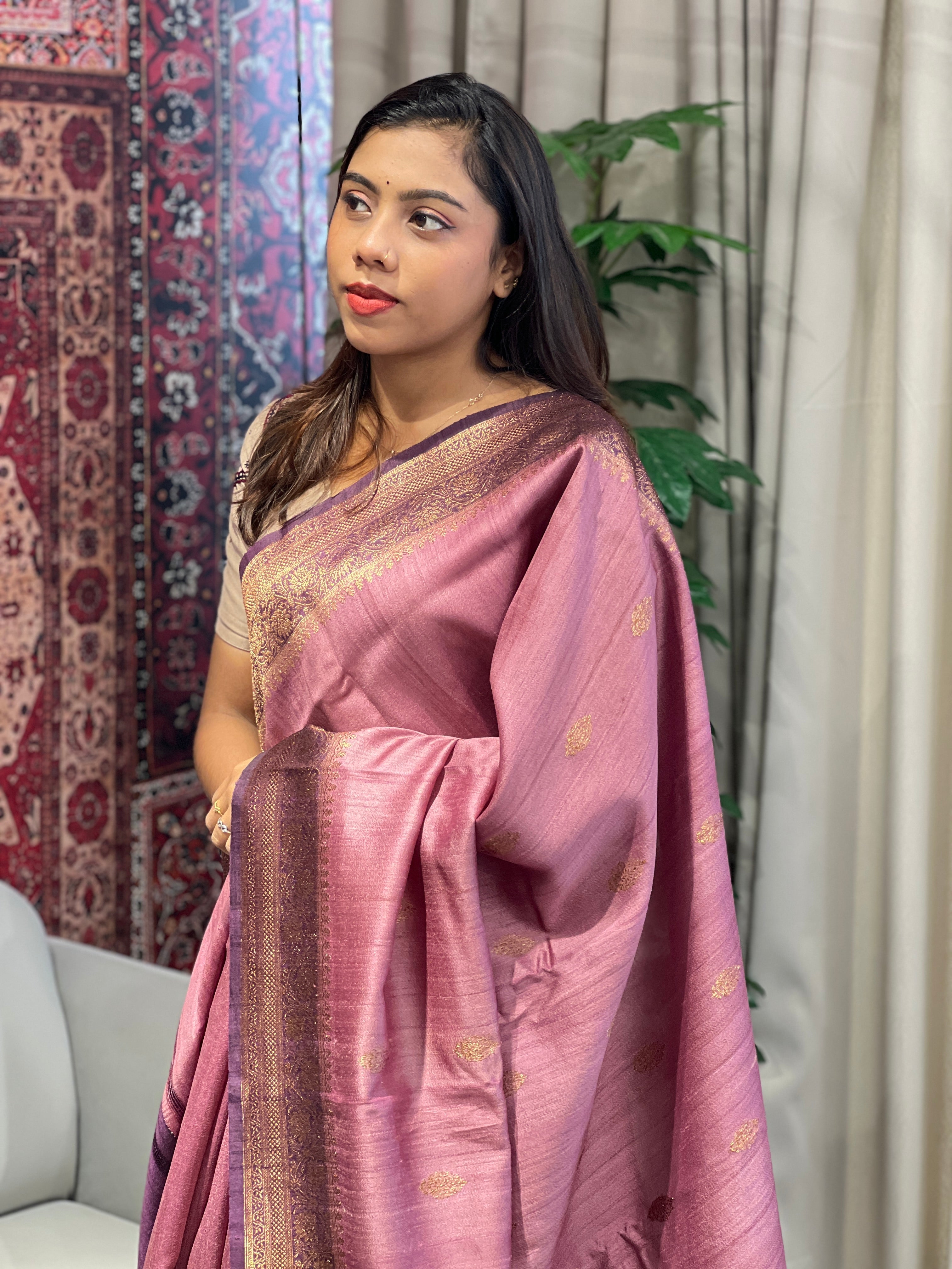 Zari And Thread Woven Tussar Banarasi Saree | YNG734