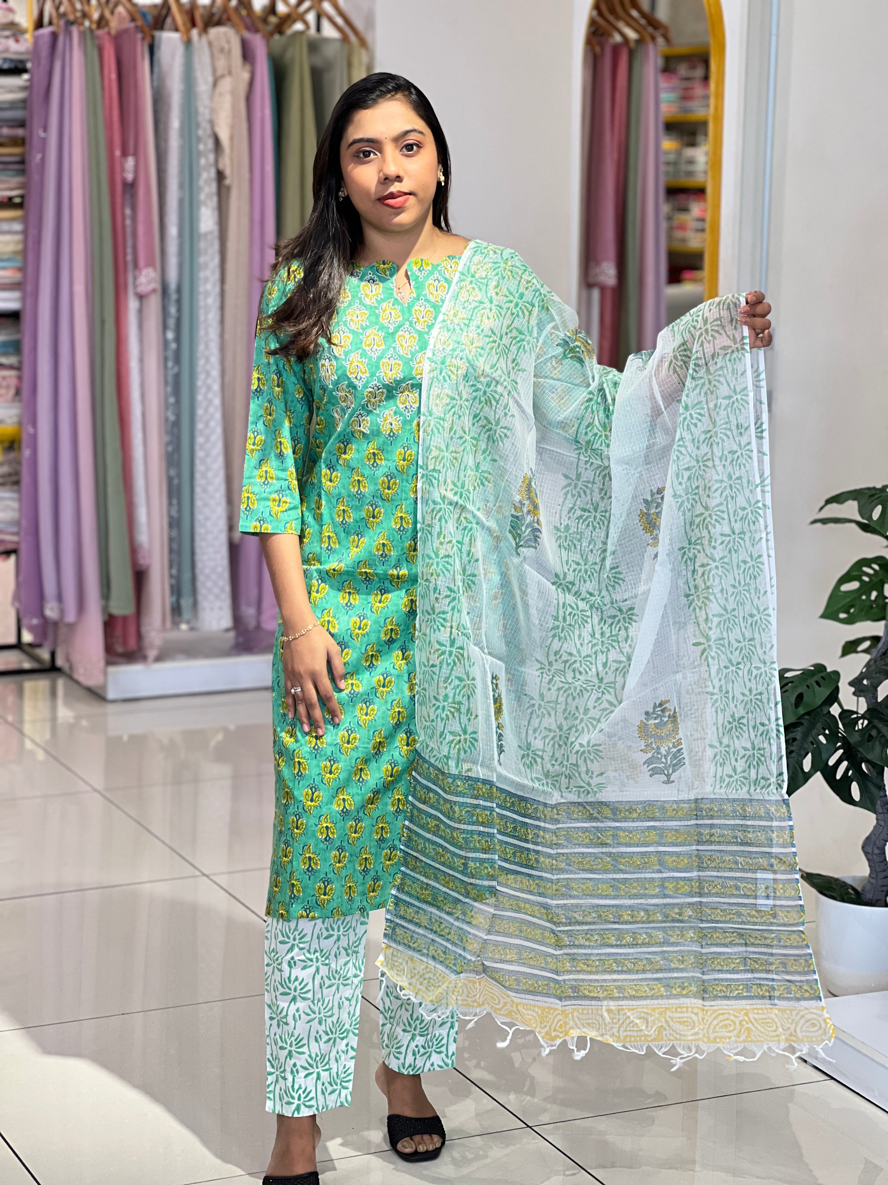 Screen Printed Kurta Set | IHP142