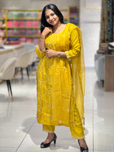 Hand Embroidery Muslin Finish Kurta Set | FW307