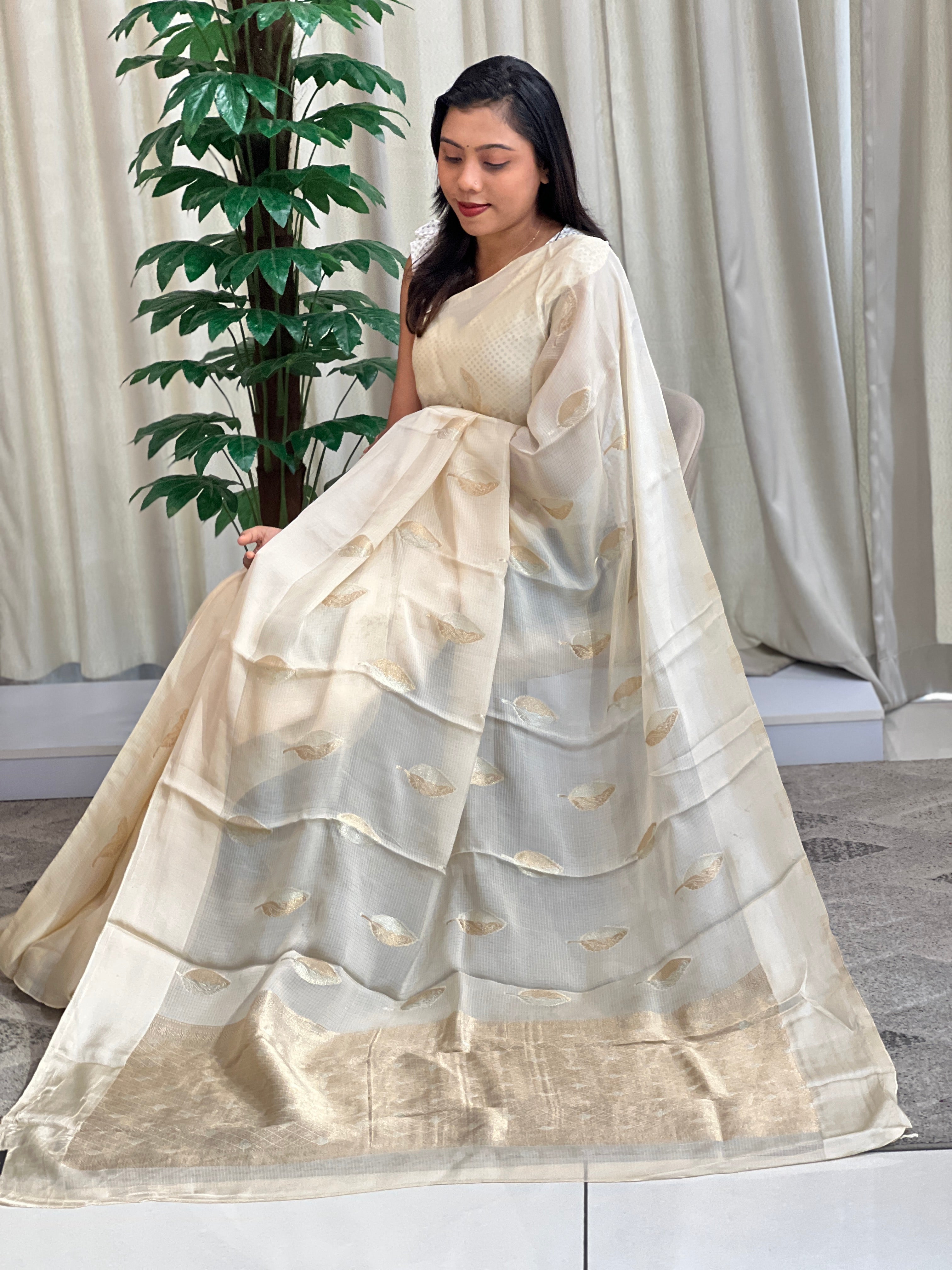 Sona Chandi Woven Pattern Silky Kota Saree | RS157