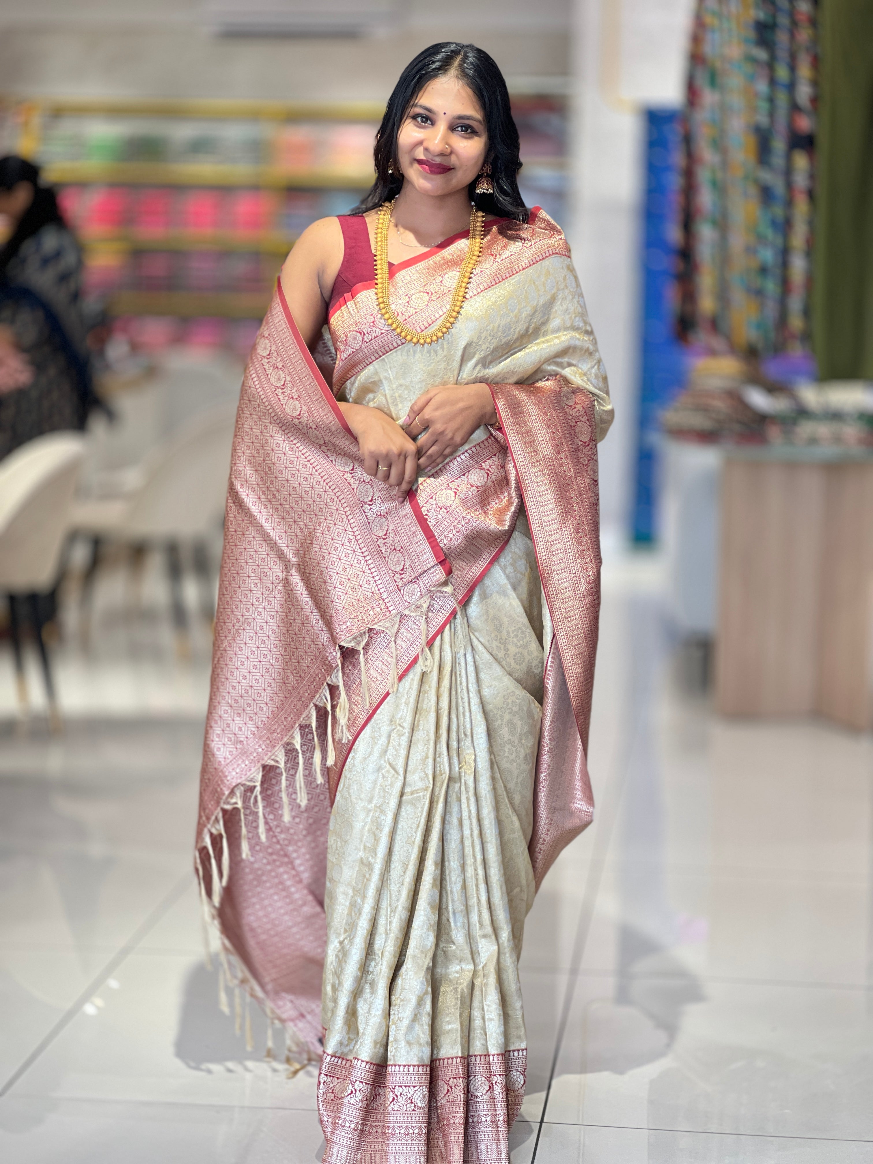 Zari Woven Floral Patterned Banarasi Silk Saree | KAC155
