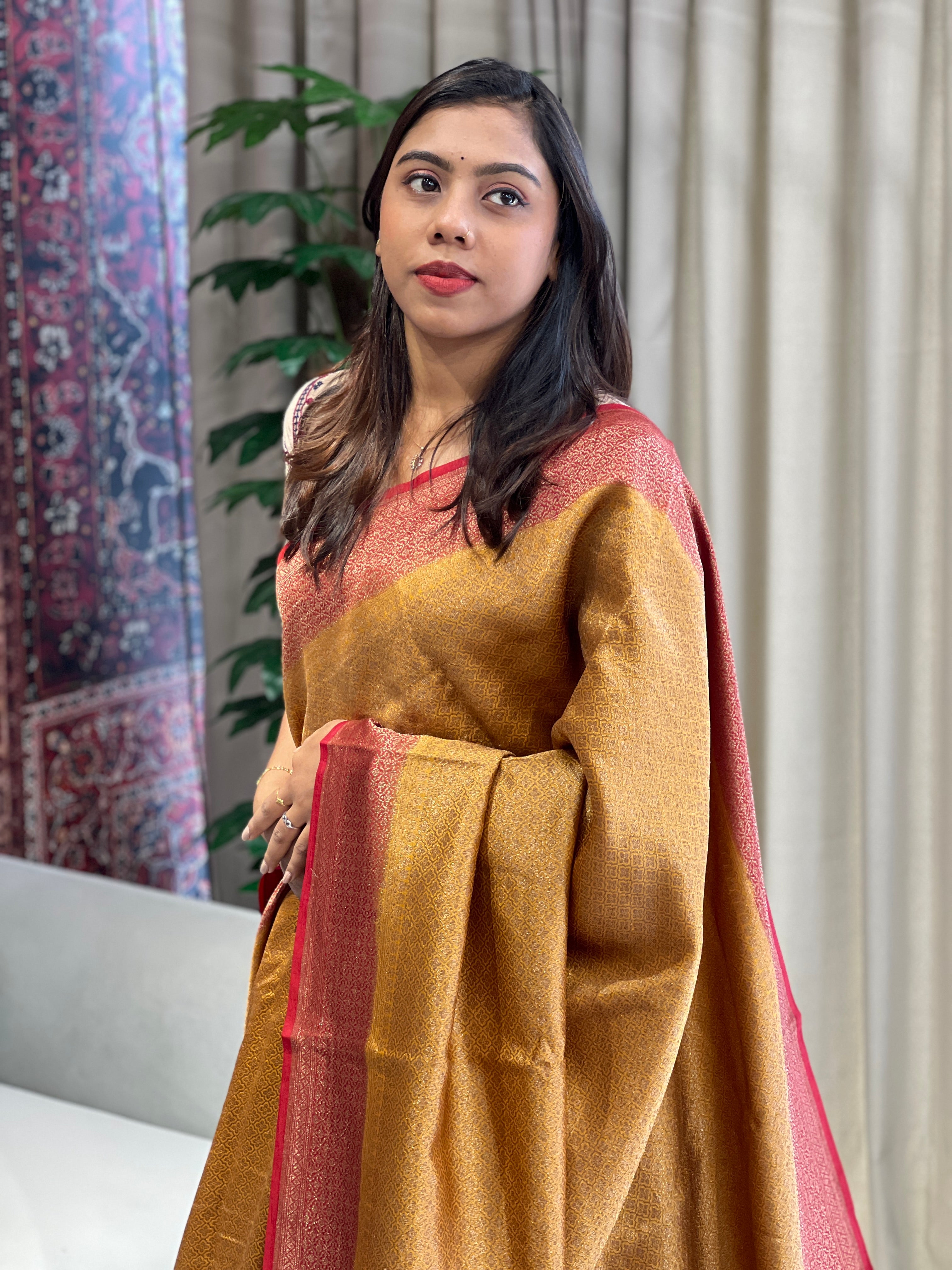 Zari And Thread Woven Tussar Banarasi Saree | YNG731