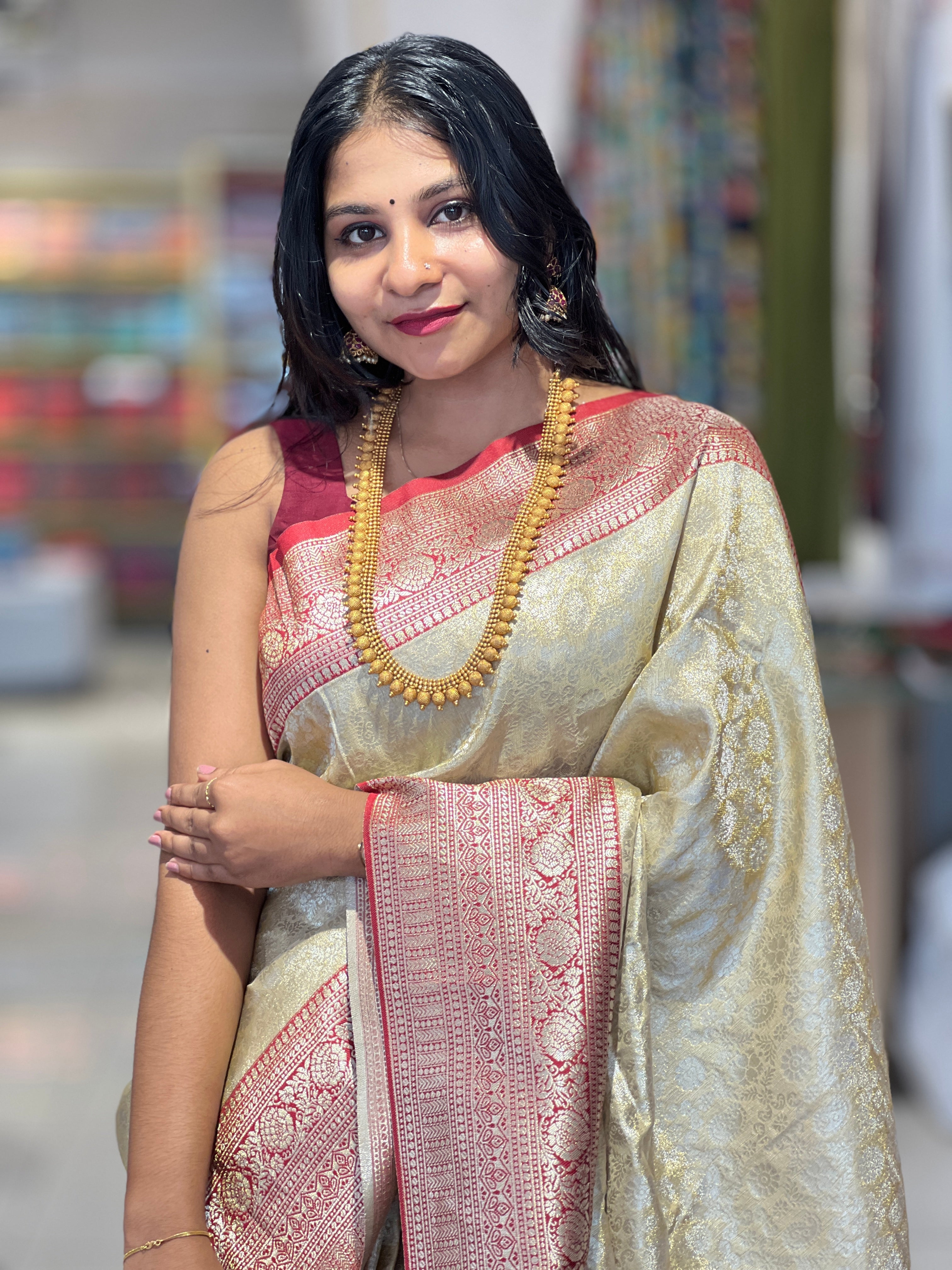 Zari Woven Floral Patterned Banarasi Silk Saree | KAC155