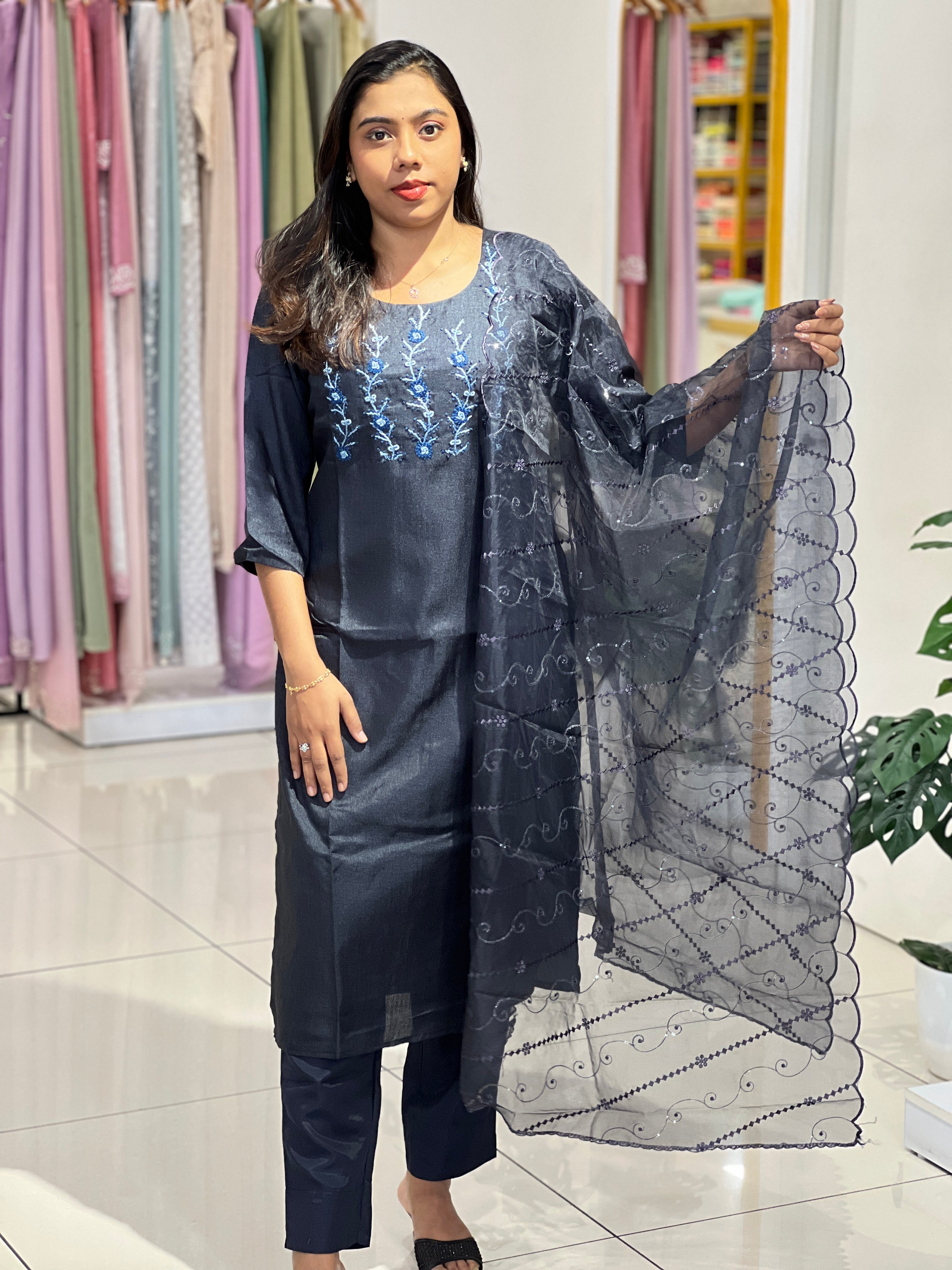 Machine Embroidered Kurta Set | IHP114
