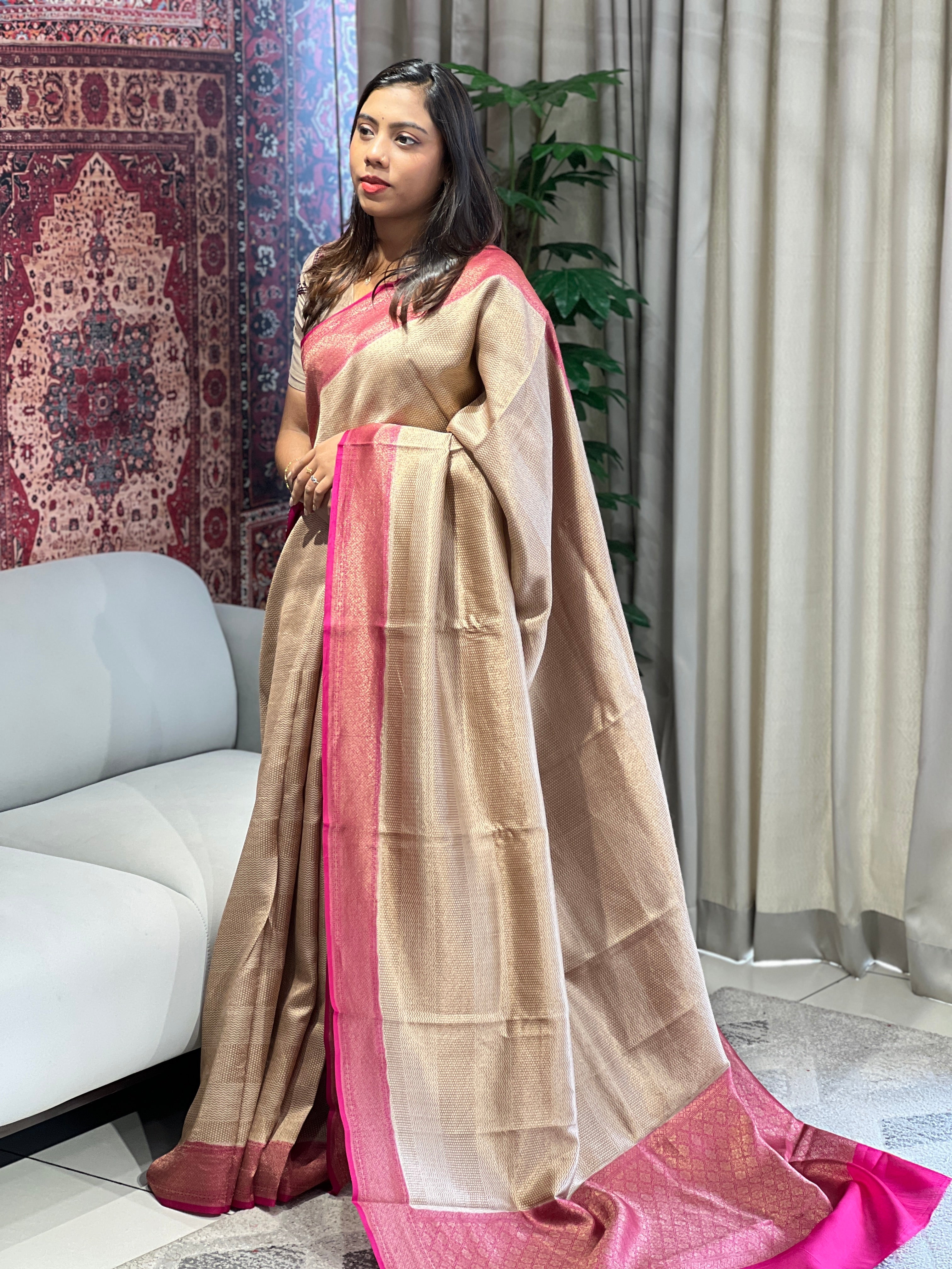 Zari And Thread Woven Tussar Banrasi Saree | YNG730