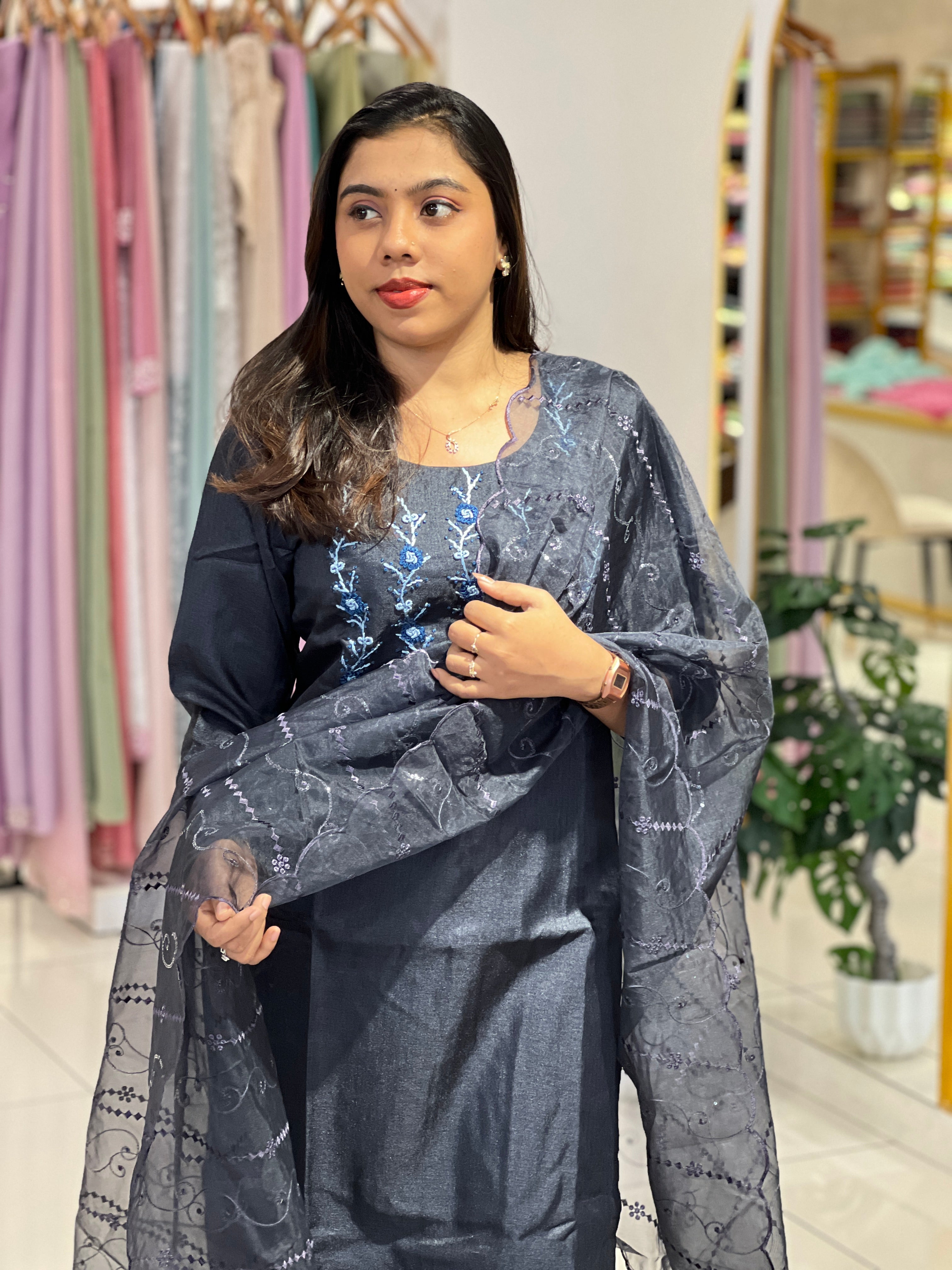 Machine Embroidered Kurta Set | IHP114