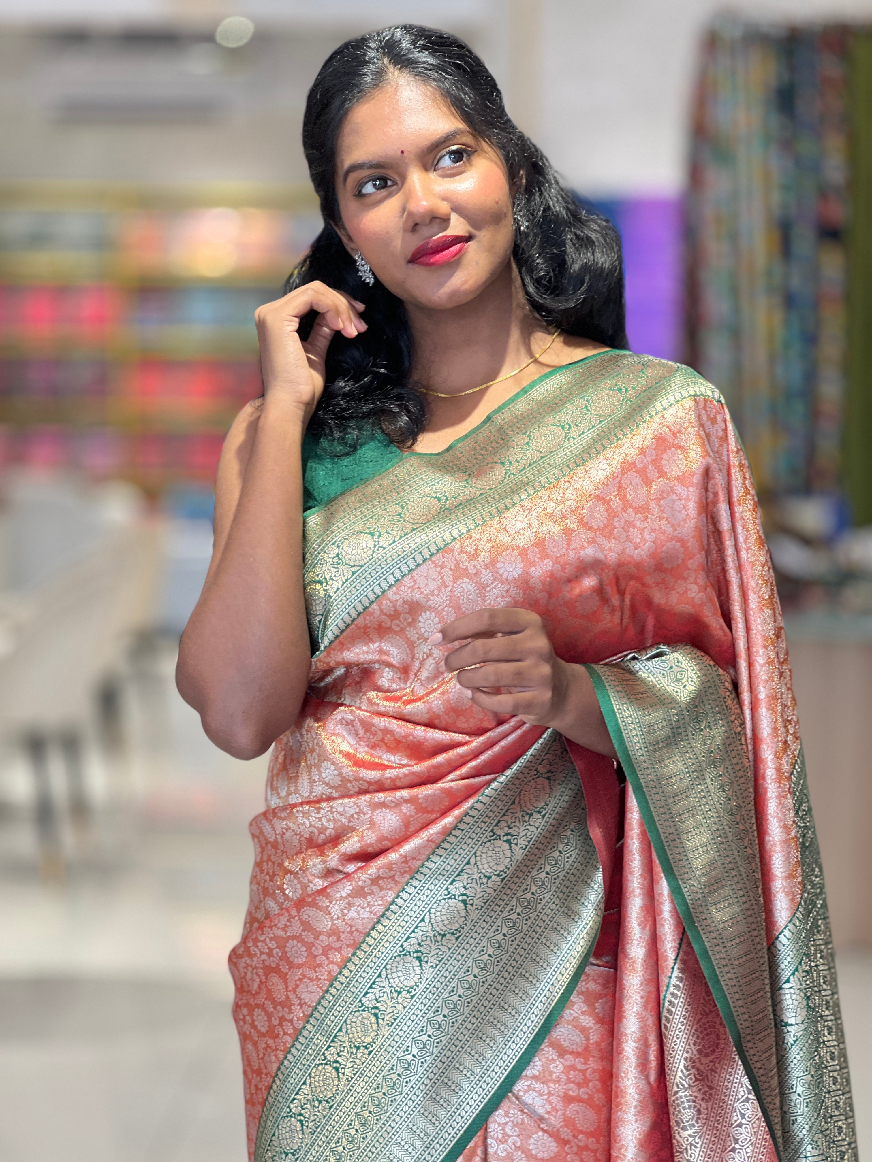 Zari Woven Floral Patterned Banarasi Silk Saree | KAC161