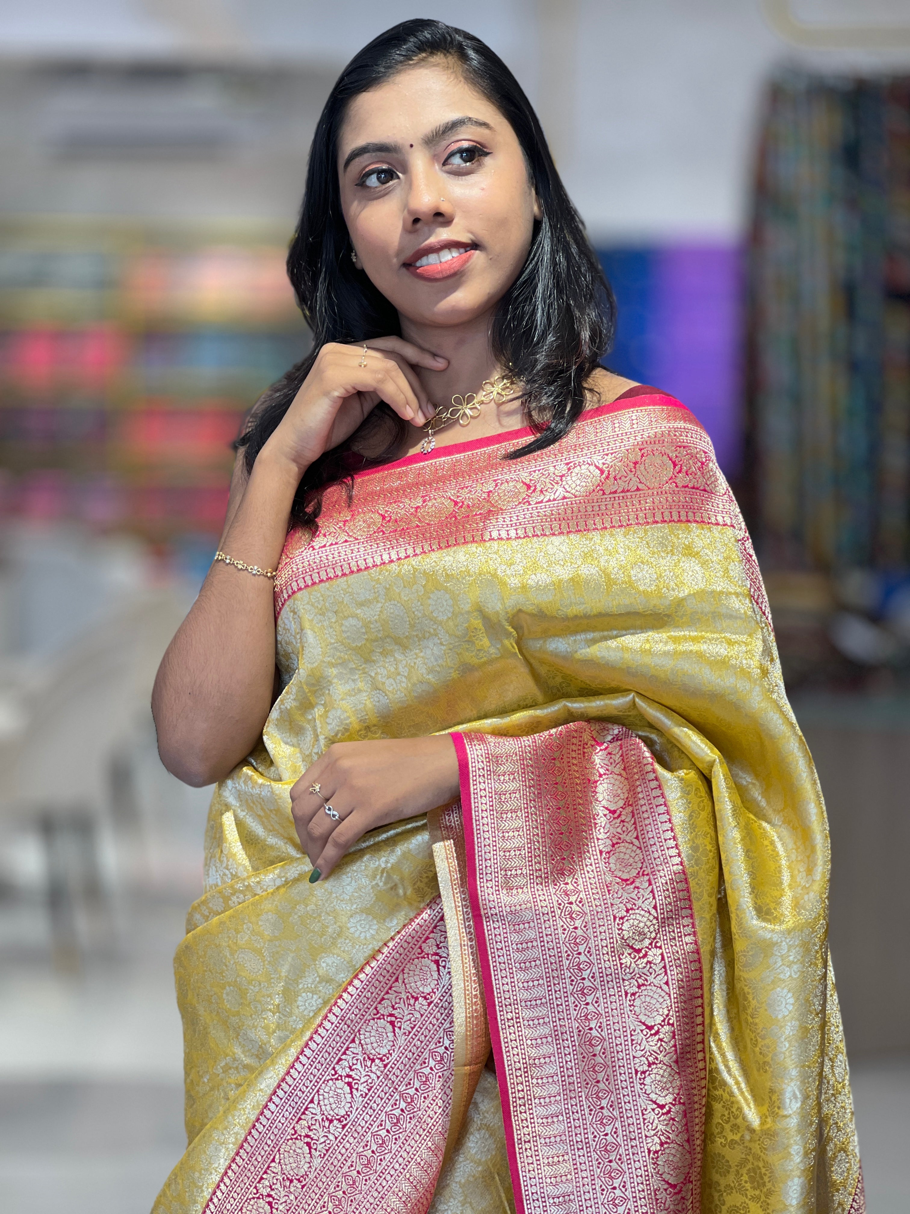 Zari Woven Floral Patterned Banarasi Silk Saree | KAC160